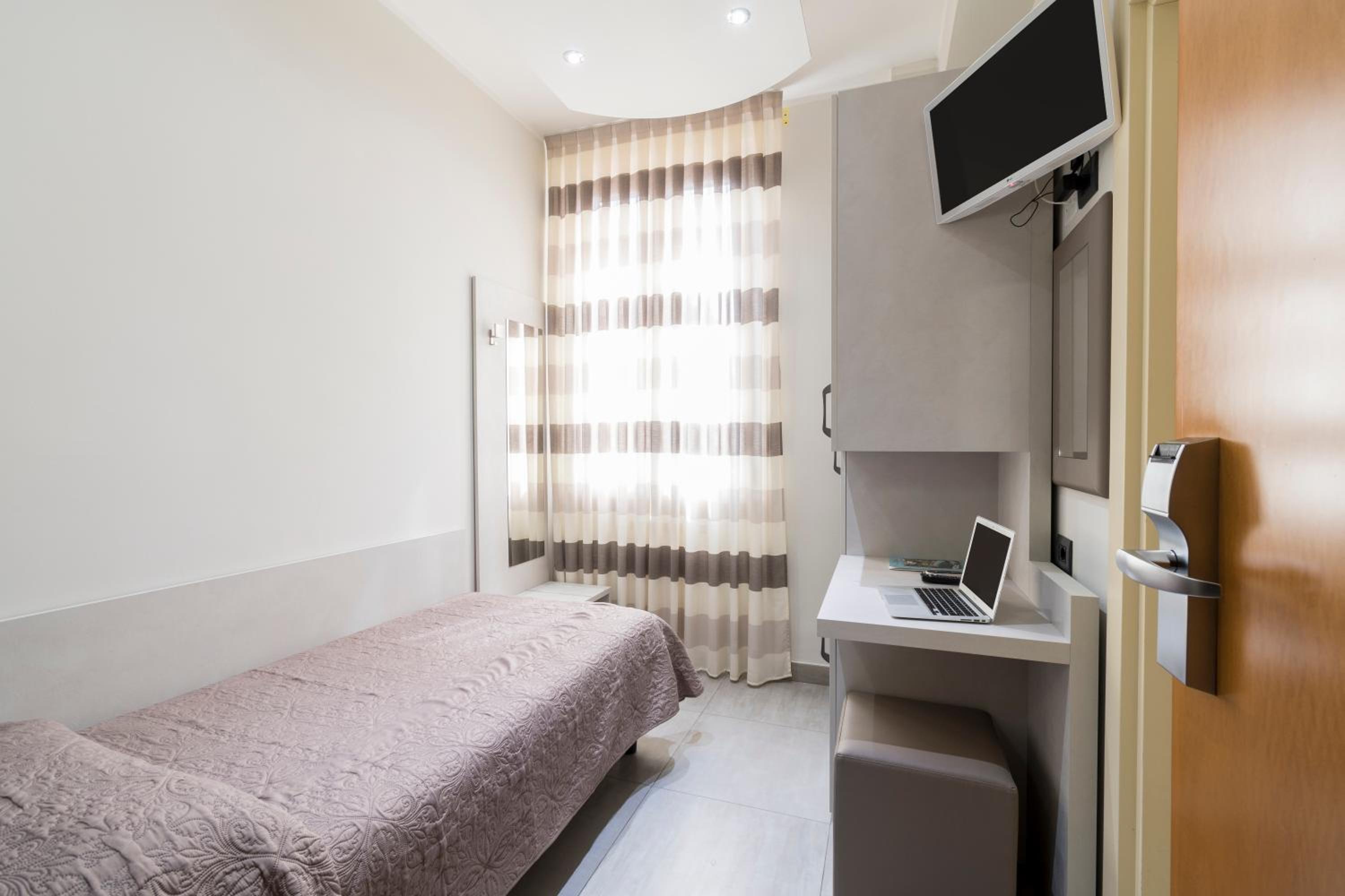 Single Room photo 2