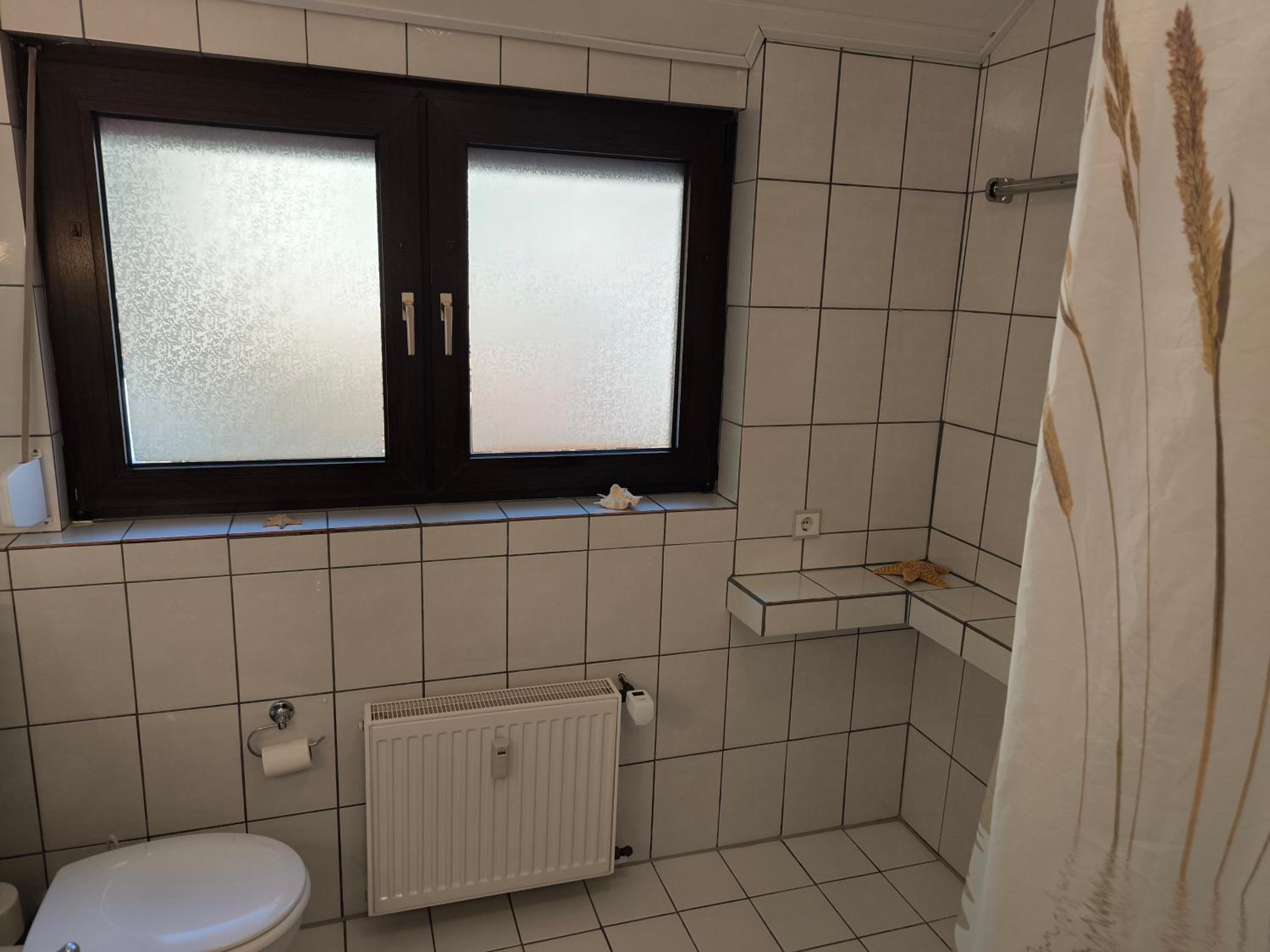 Single Room with Bathroom photo 3