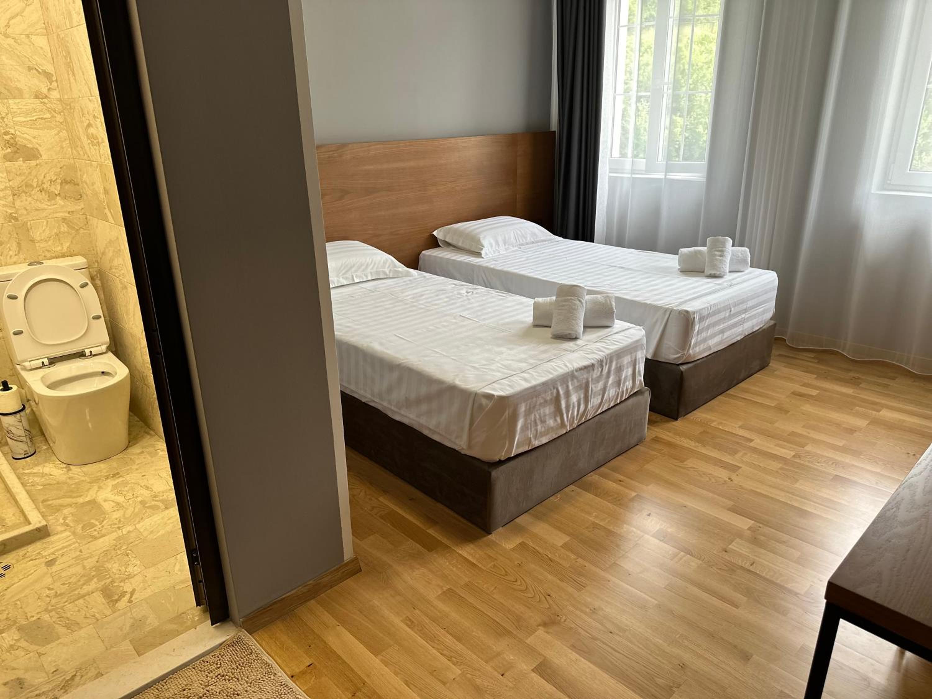Twin Room with City View photo 2