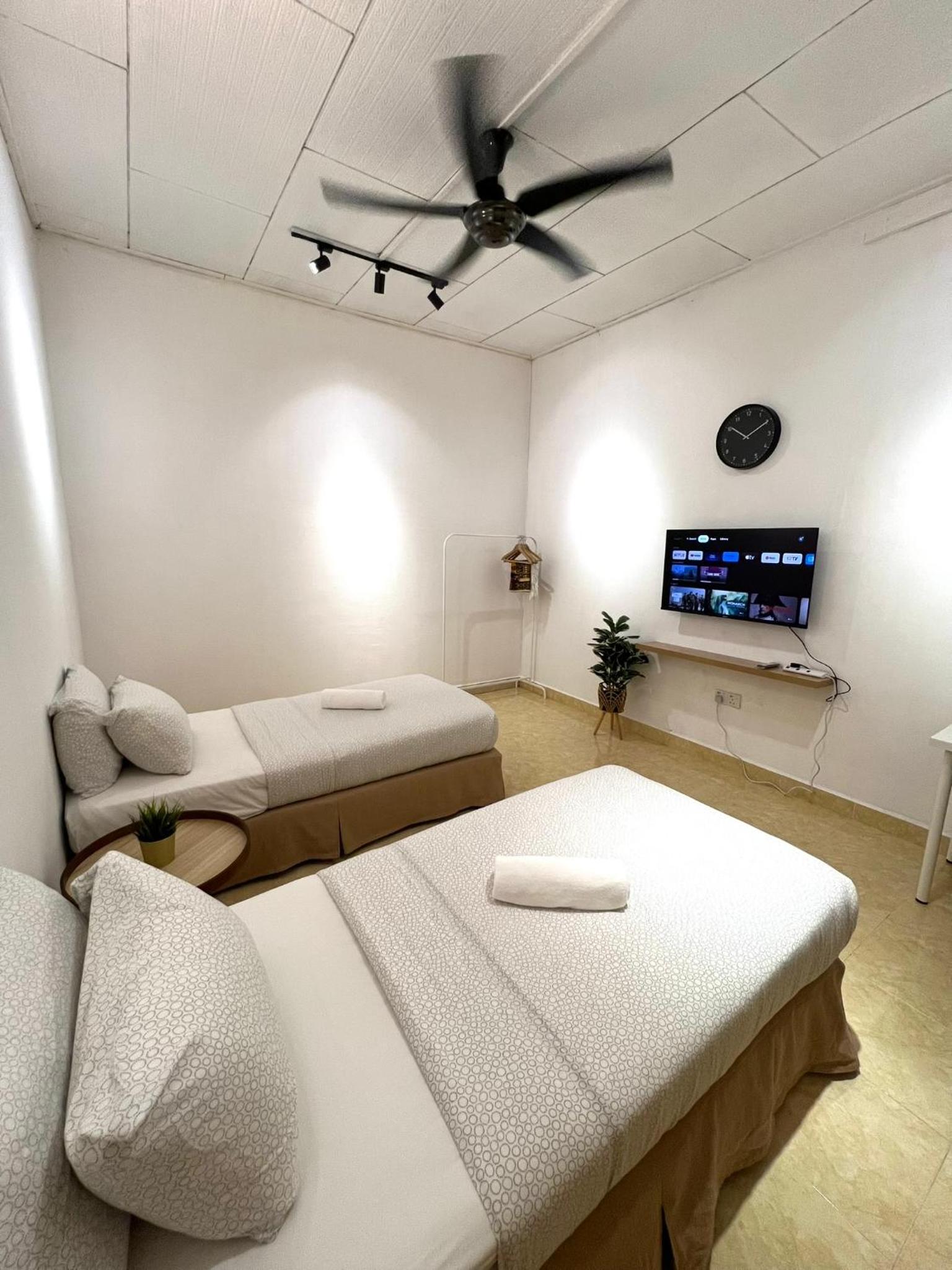 One-Bedroom House photo 1