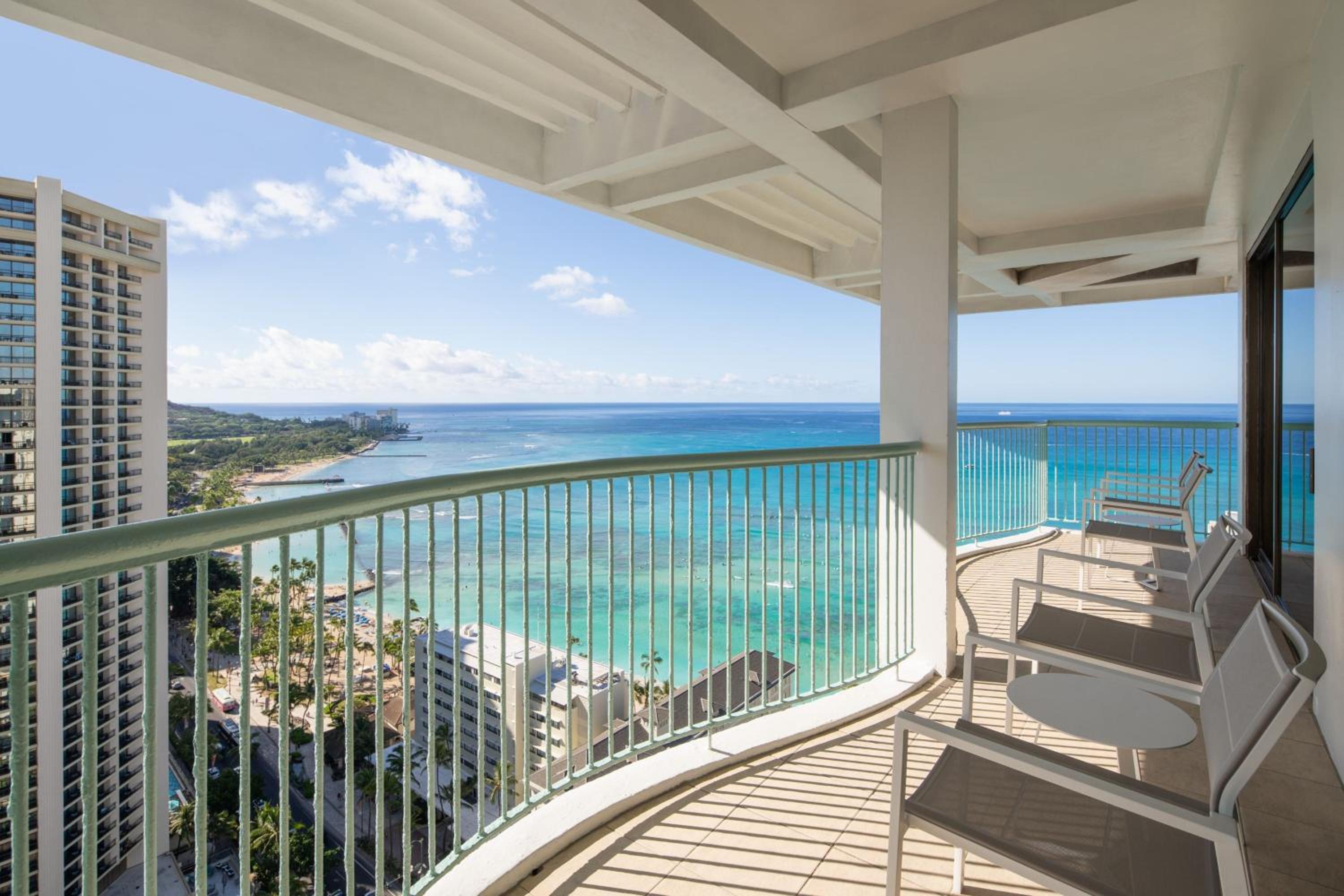 Larger Guest room, 1 King, Ocean view, Ainahau Tower