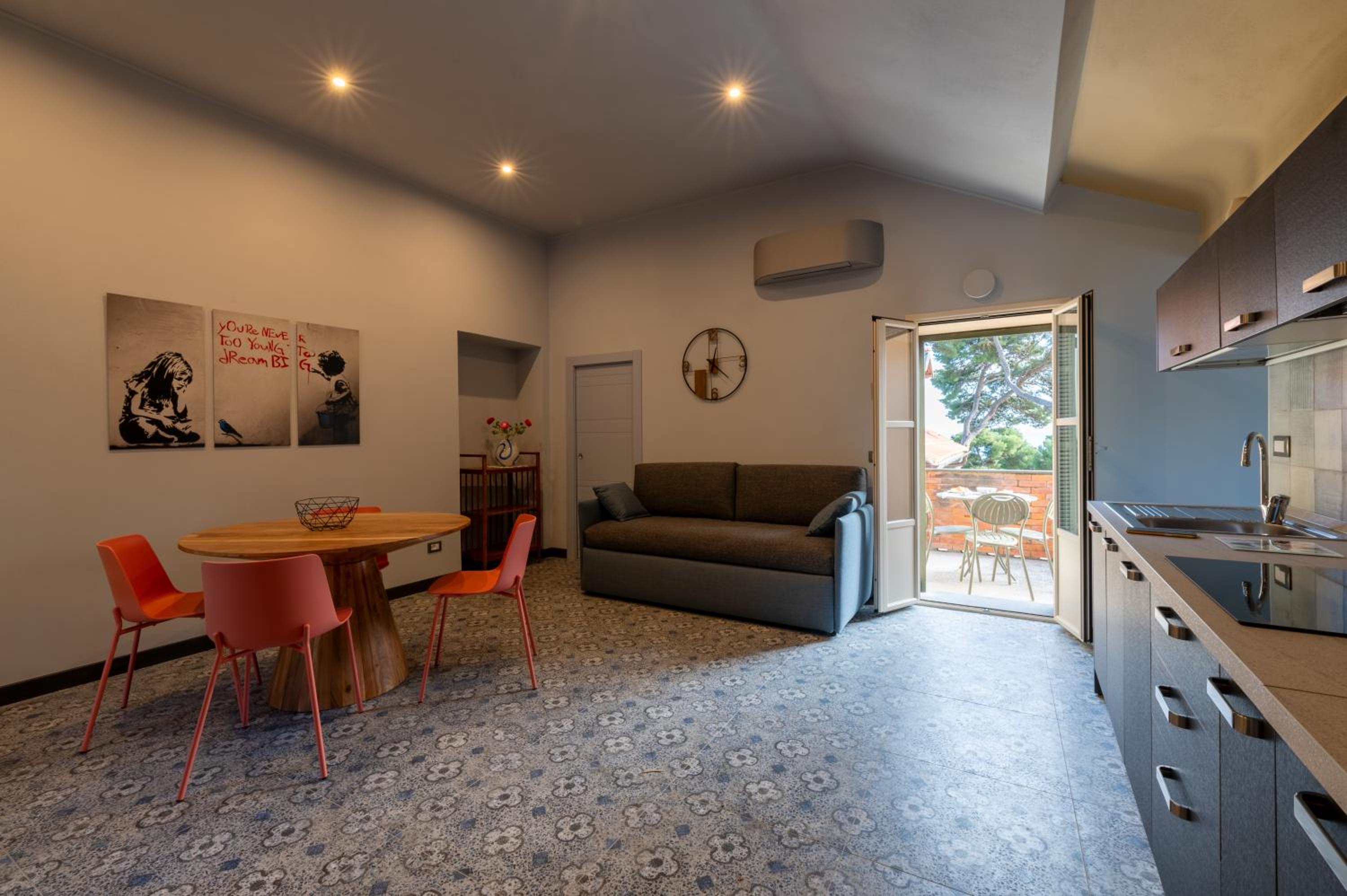 One-Bedroom Apartment