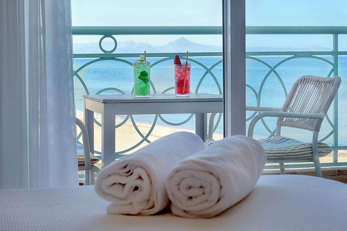 Double or Twin Room with Frontal Sea View - Photo 3