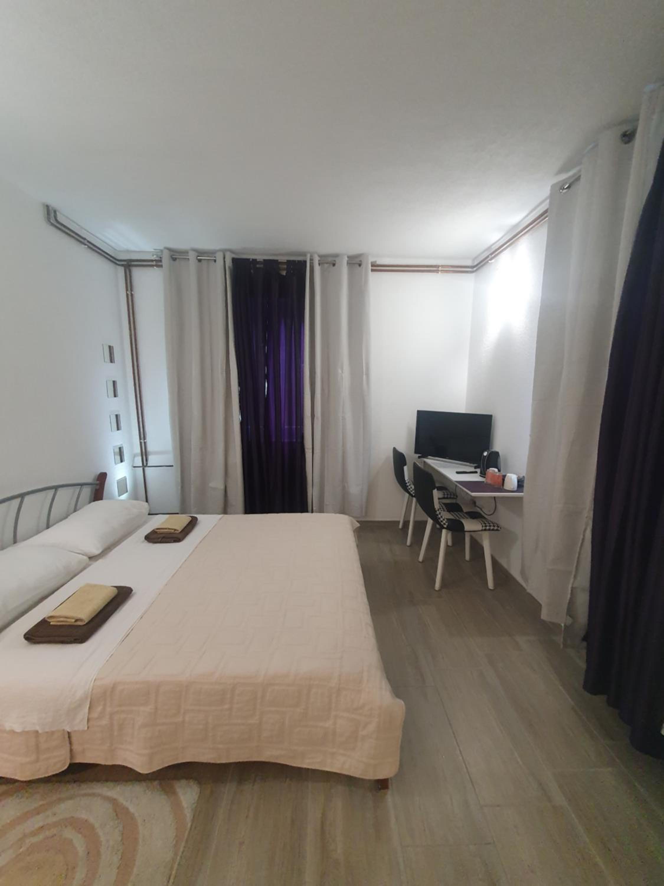 Double Room with Garden View - Photo 2