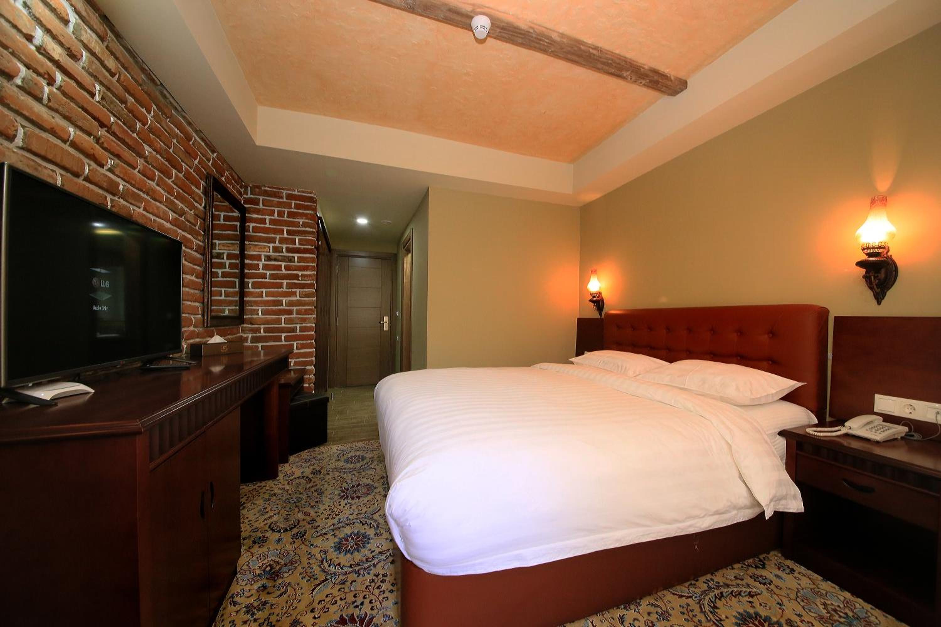 Standard Double Room - Photo 6
