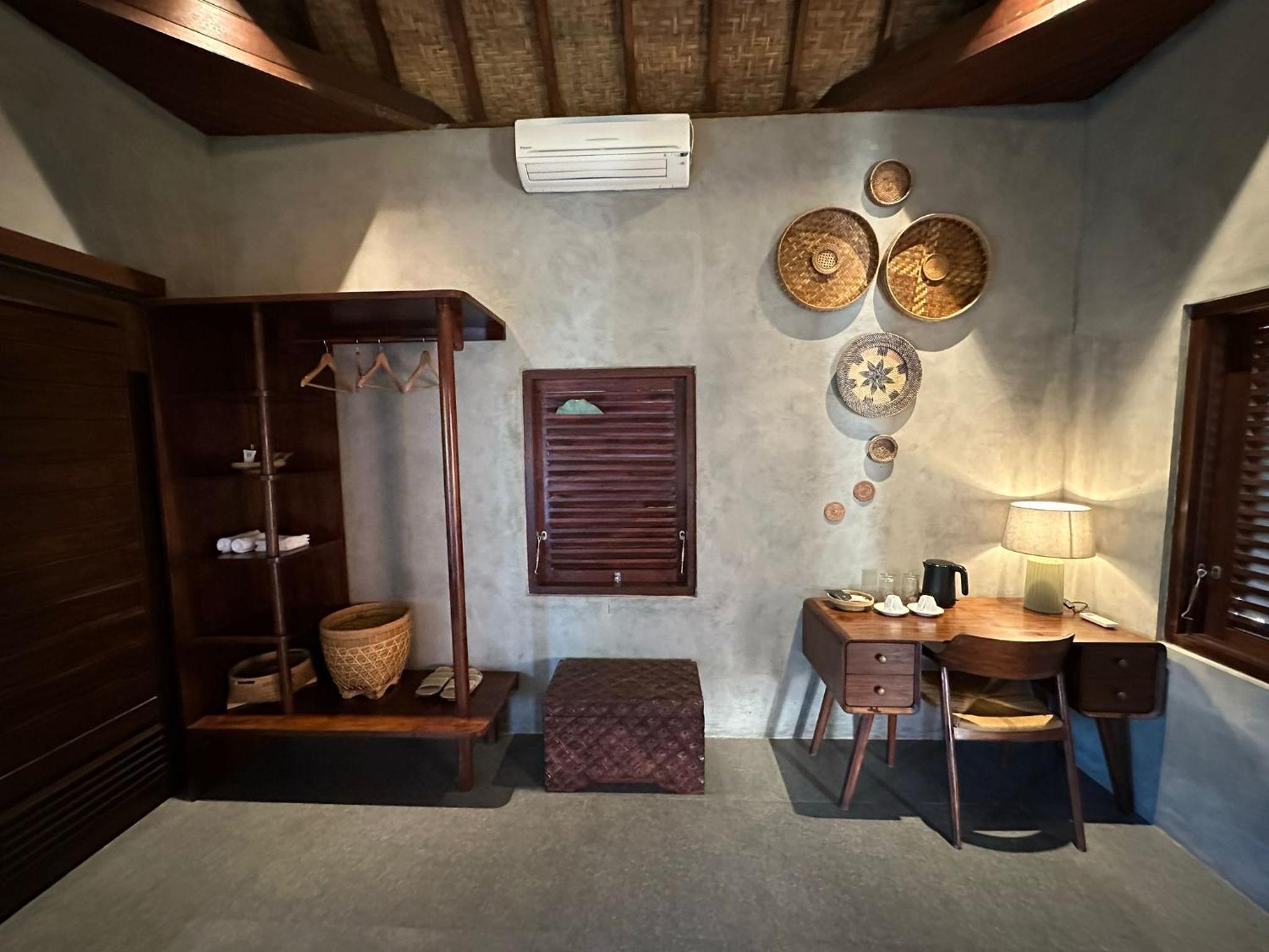 One-Bedroom House - Photo 2