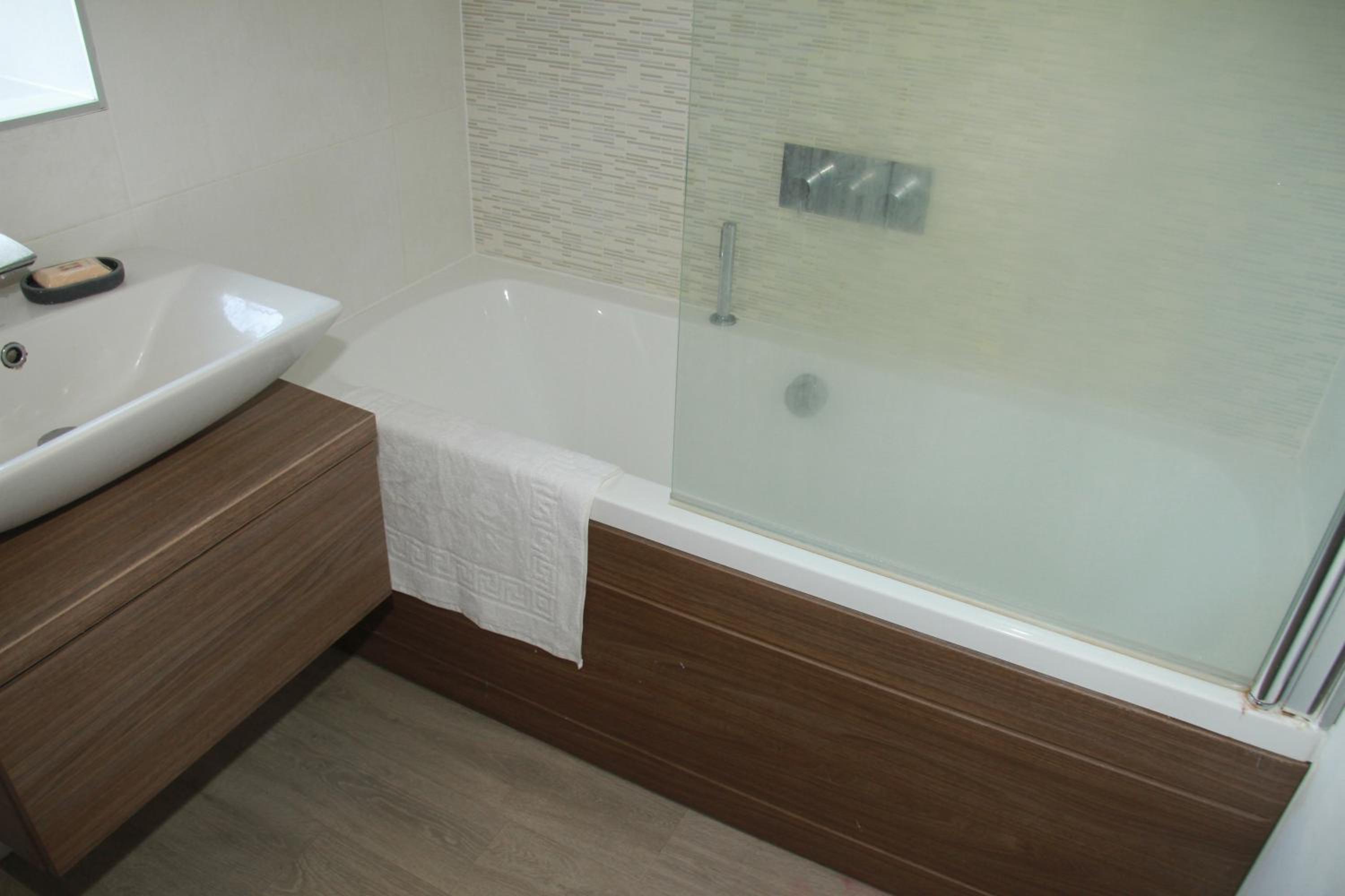 Deluxe King Room photo 2