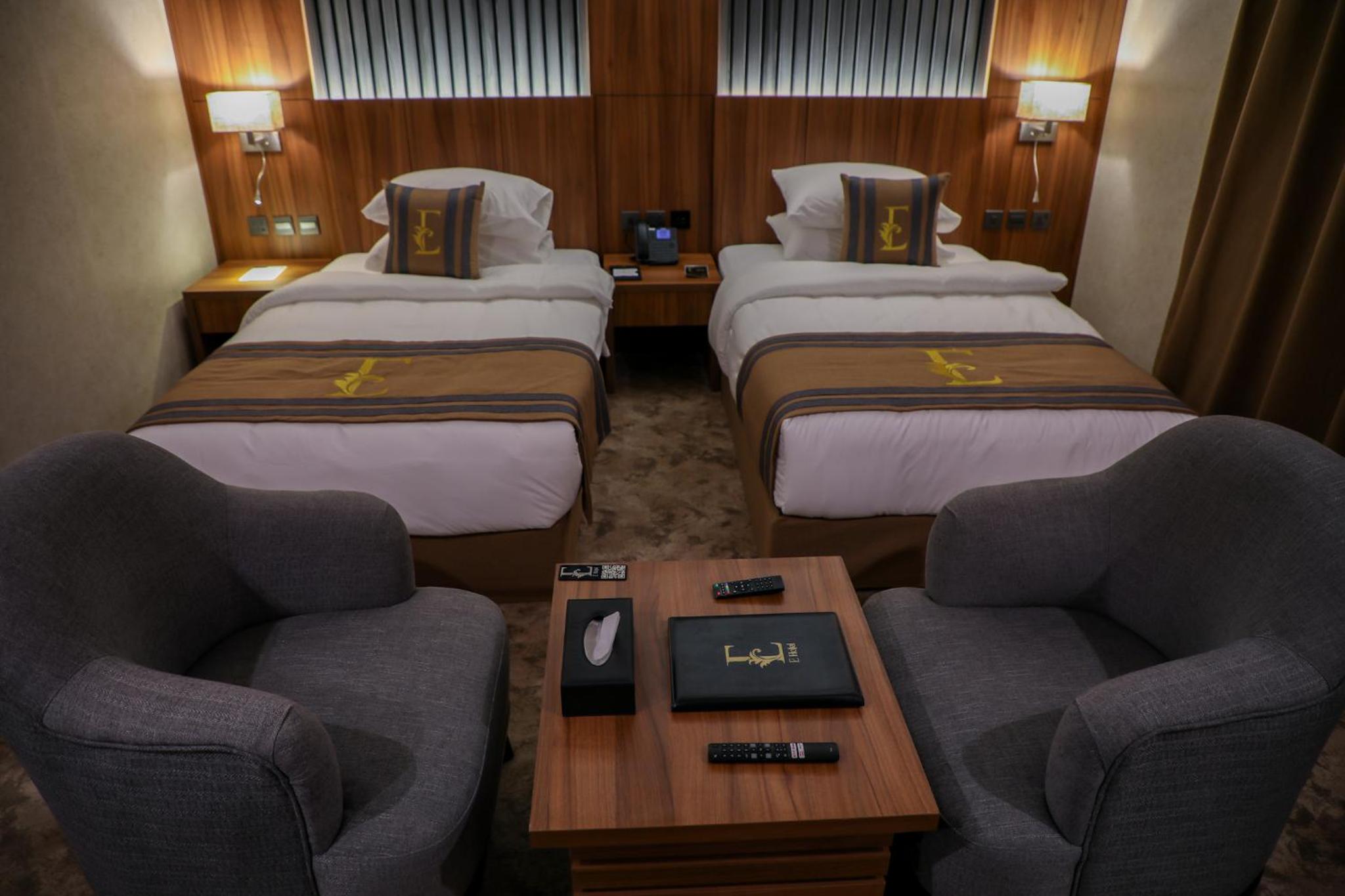 Deluxe Twin Room photo 3