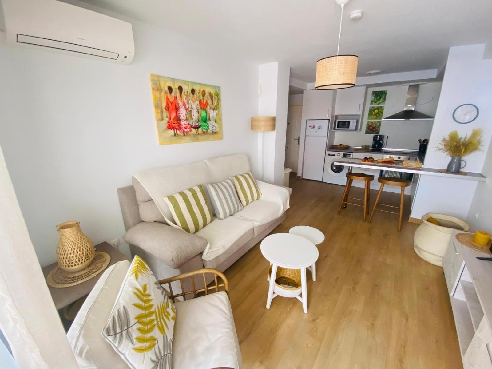 Apartamento de dos habitaciones con balcón