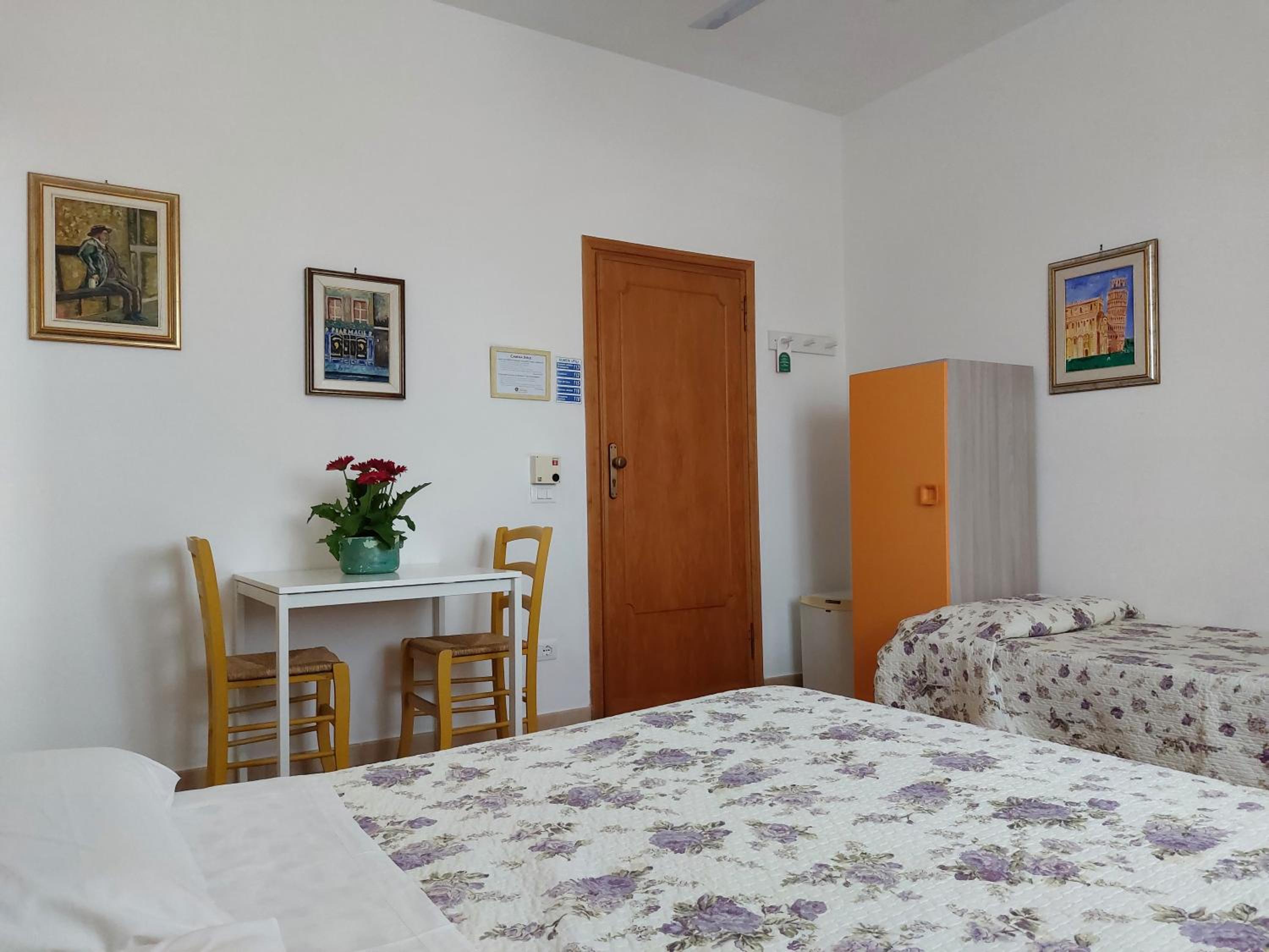 Triple Room with Private Bathroom - Photo 5