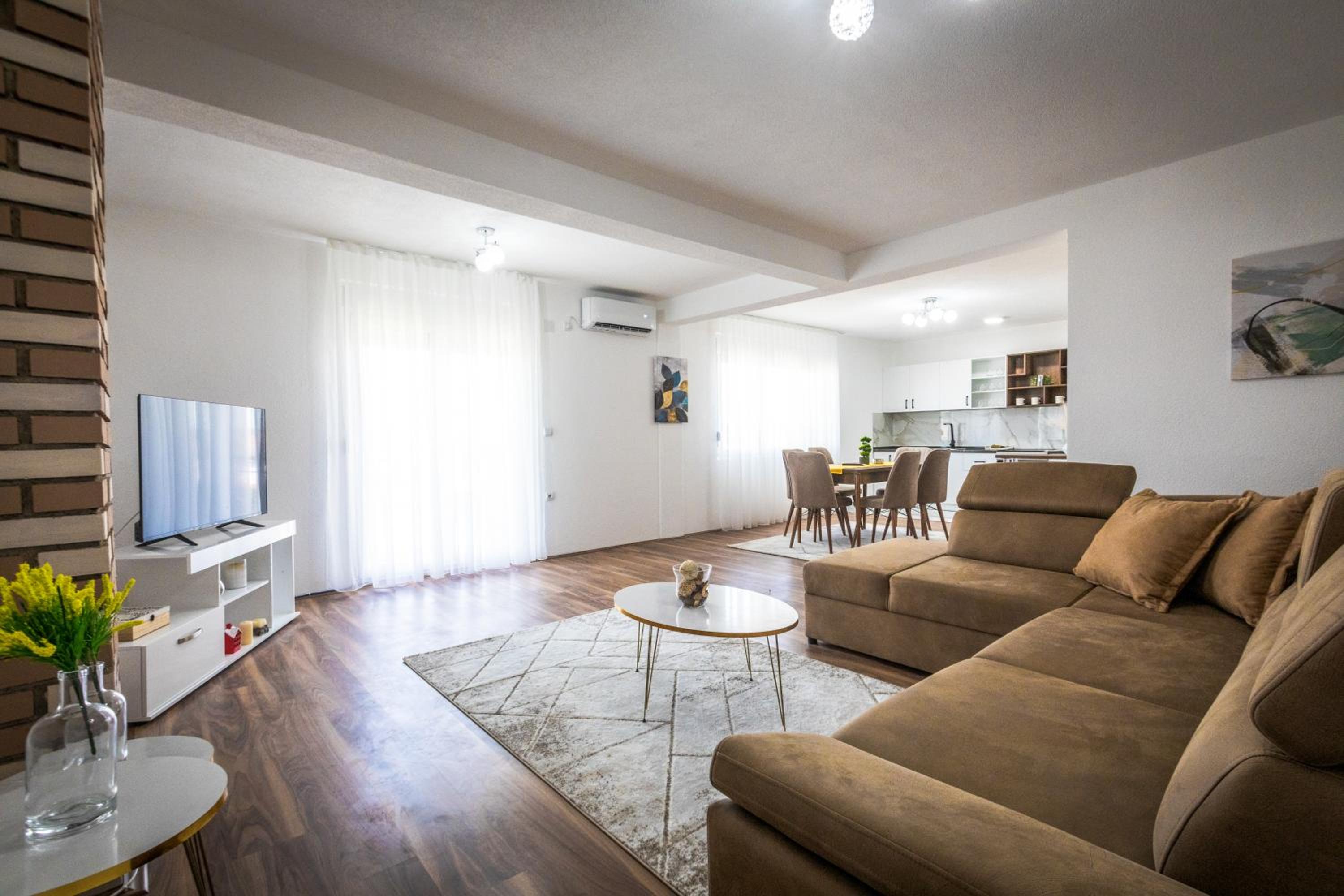 Deluxe Apartment photo 2