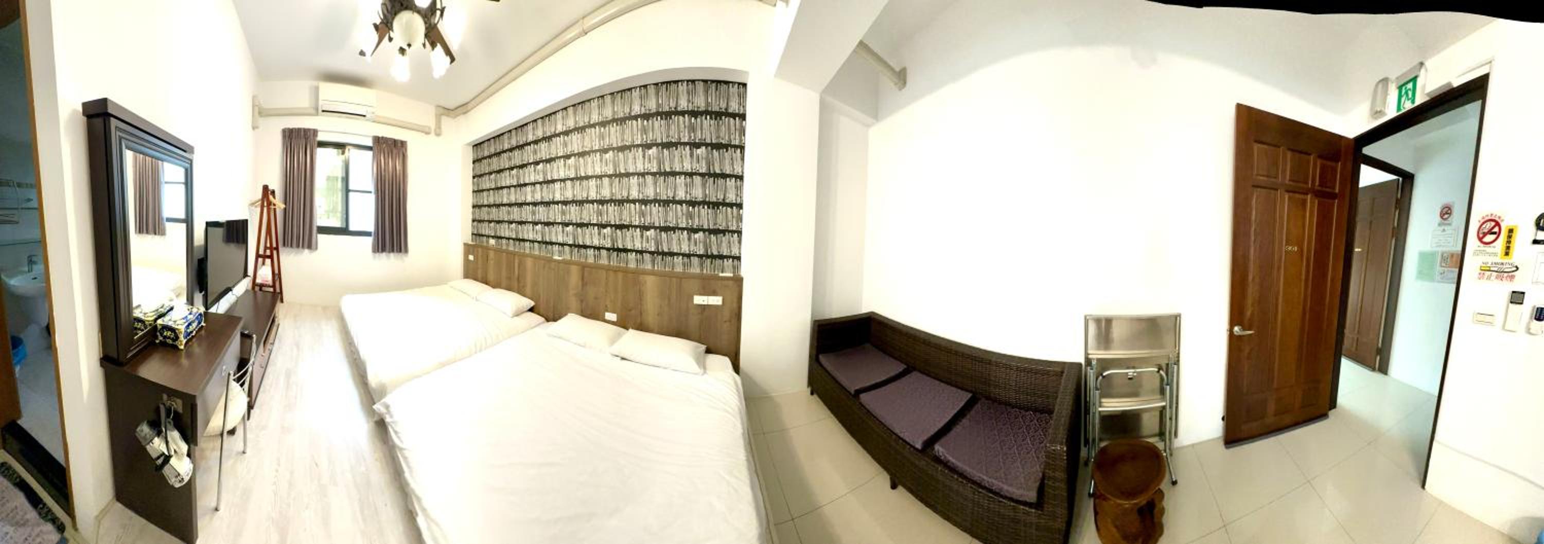 Standard Queen Room with Two Queen Beds photo 1