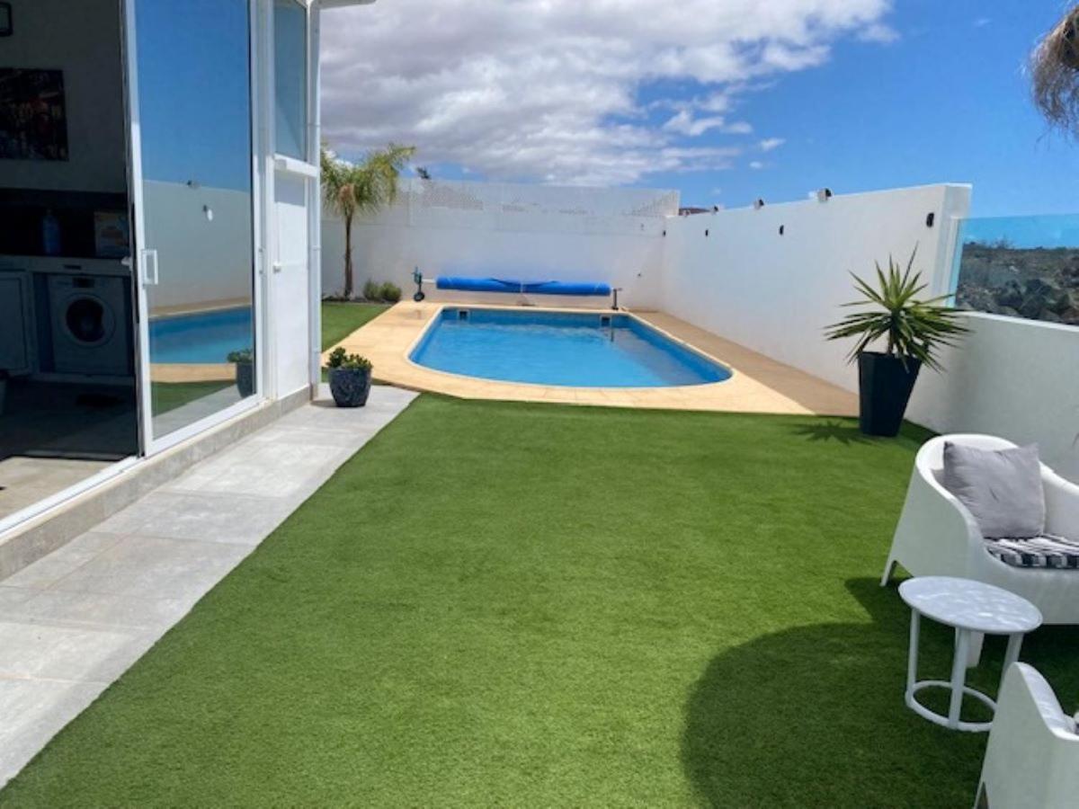Three-Bedroom Villa photo 3