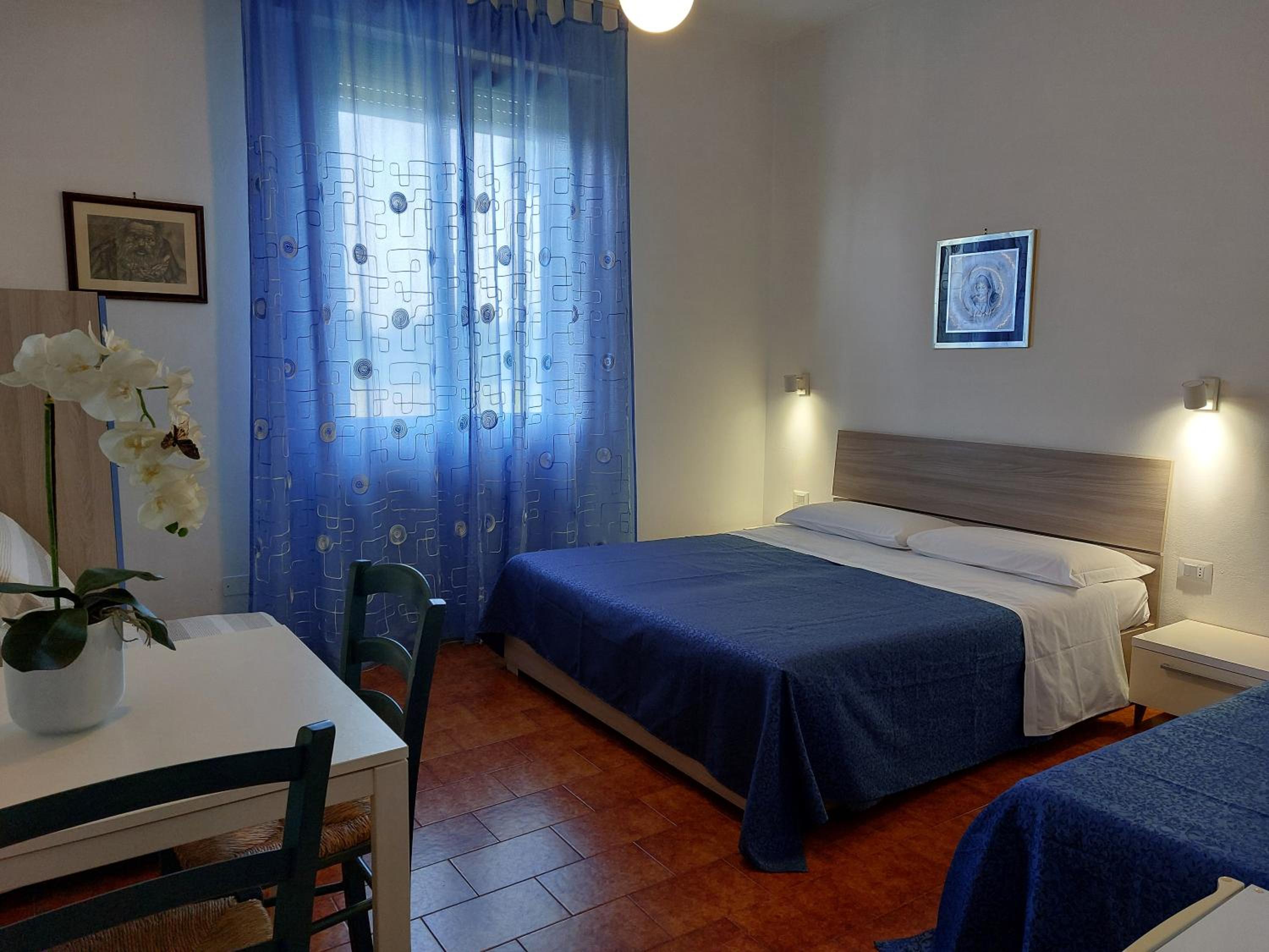 Standard Triple Room - Photo 1