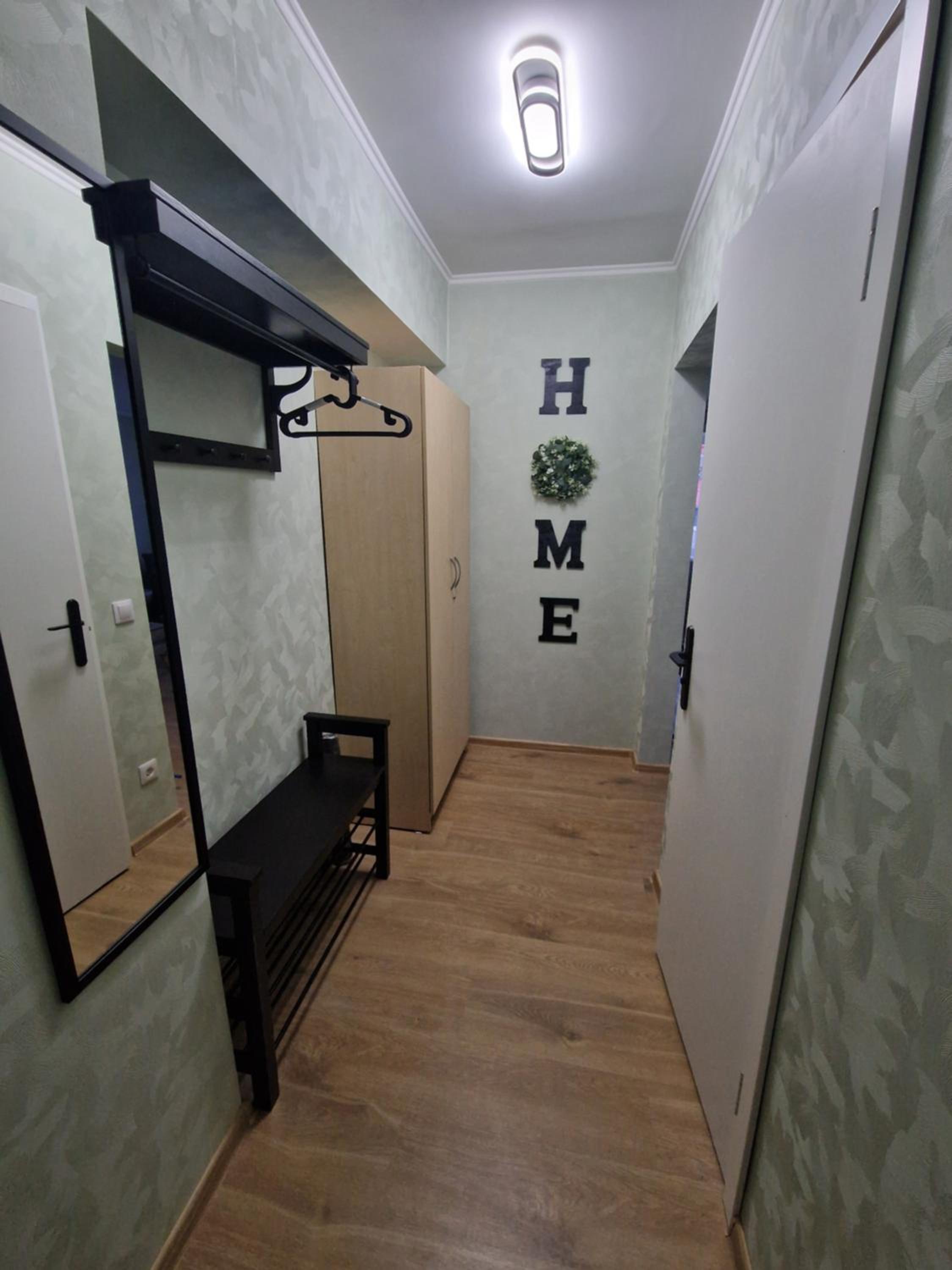 One-Bedroom Apartment photo 1