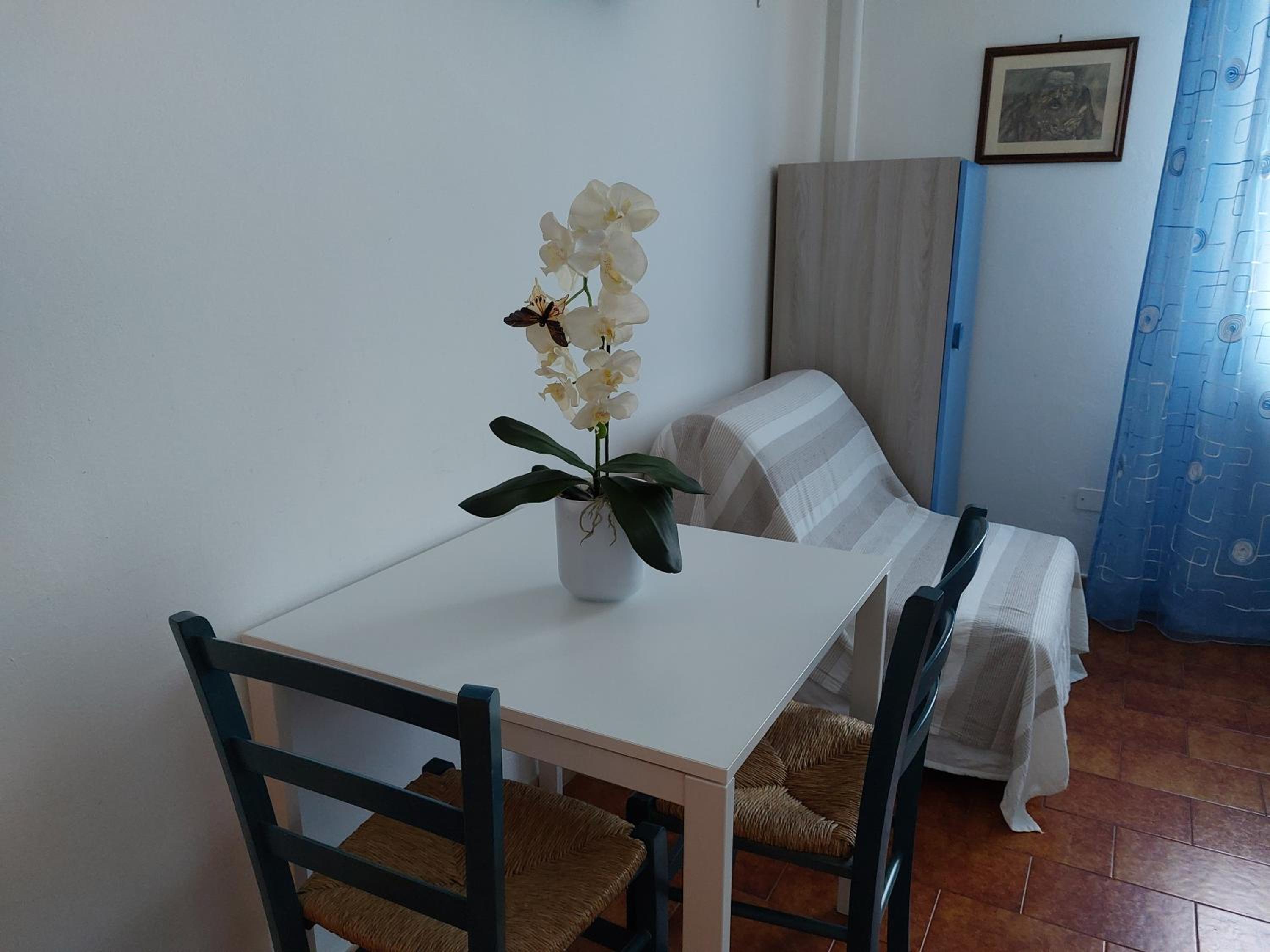 Standard Triple Room - Photo 5