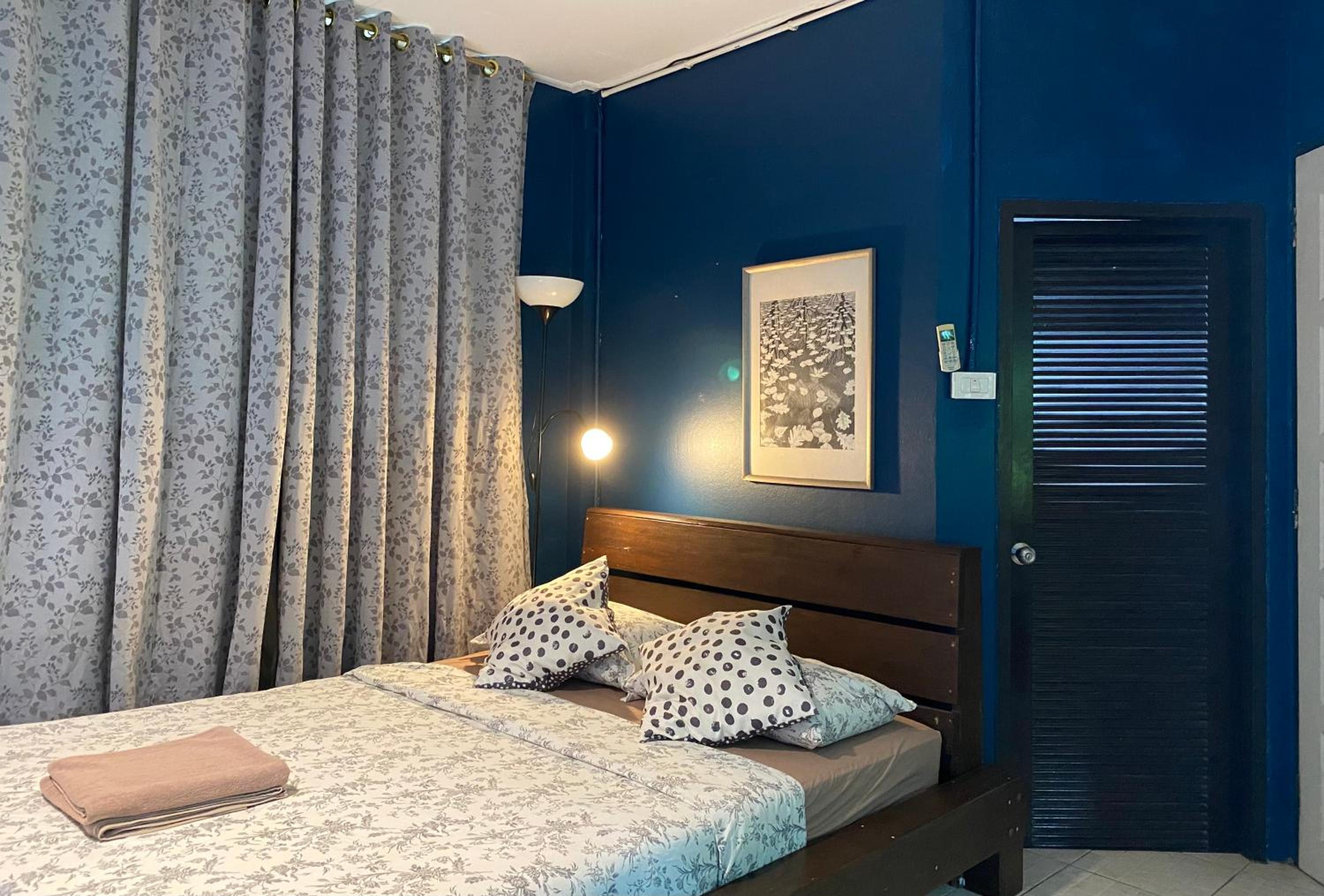 Budget Double Room - Photo 2