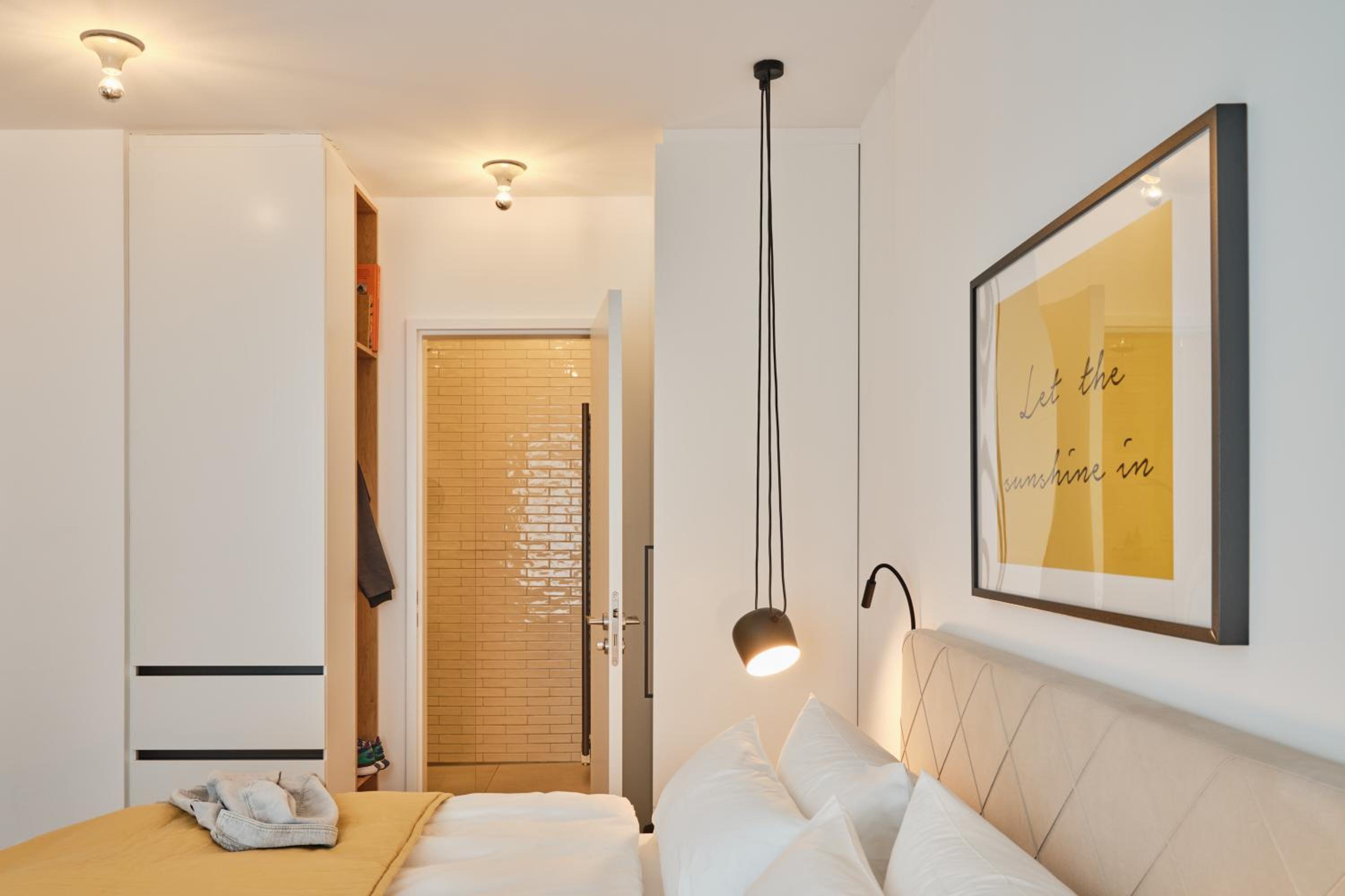 Deluxe Double Room with Balcony - Photo 4