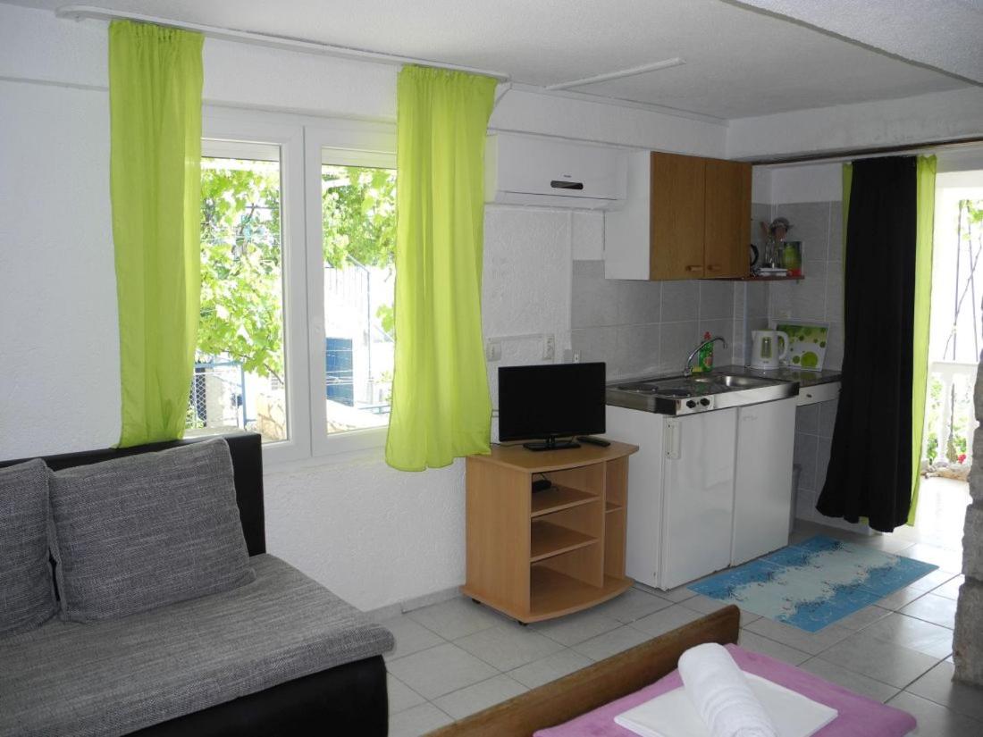 Studio with Terrace photo 2