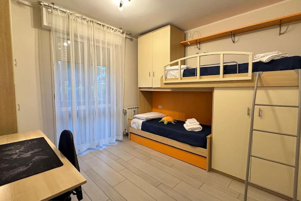 Three-Bedroom Apartment photo 1