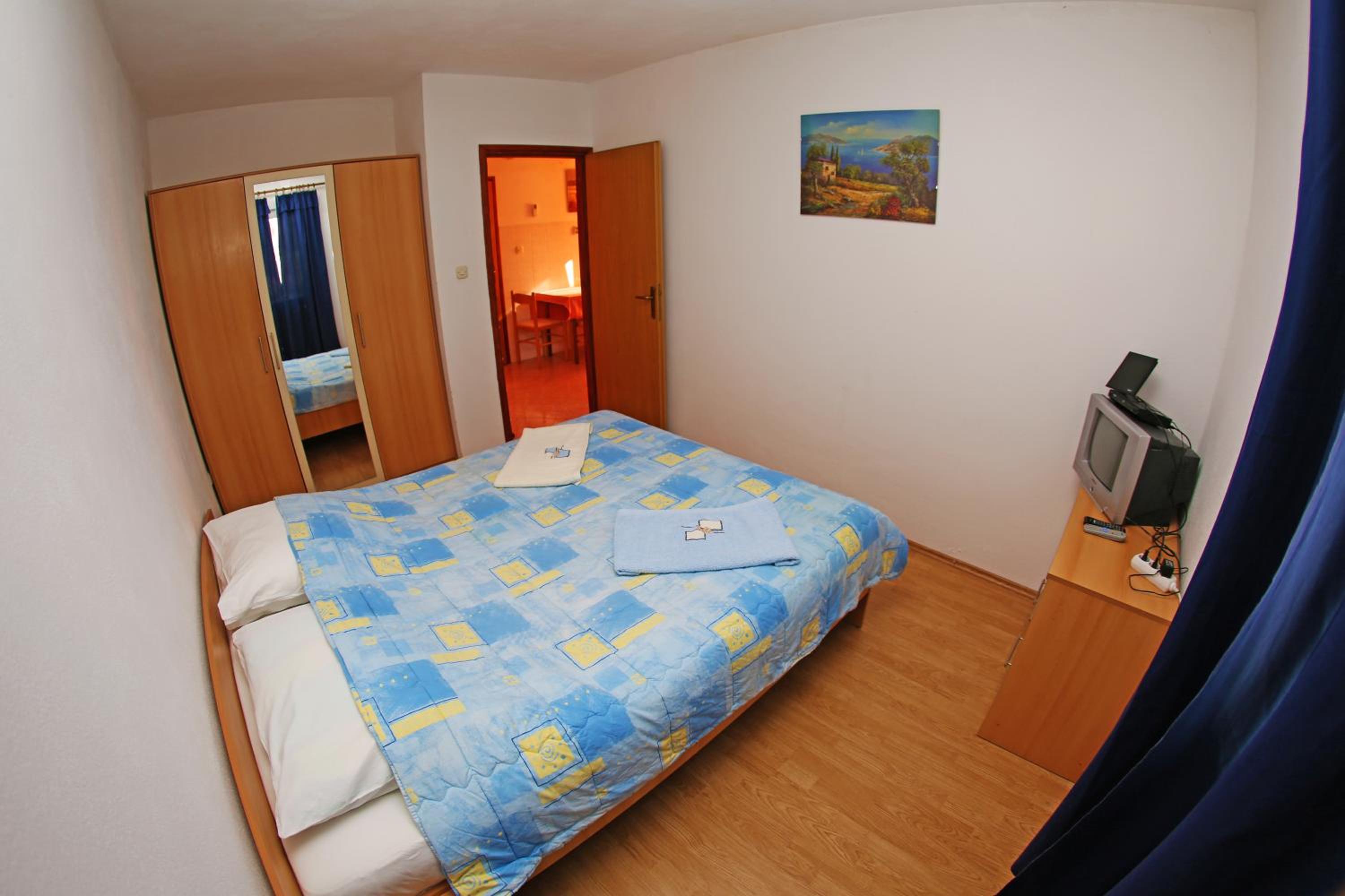 Two-Bedroom Apartment with Balcony with Sea View photo 2