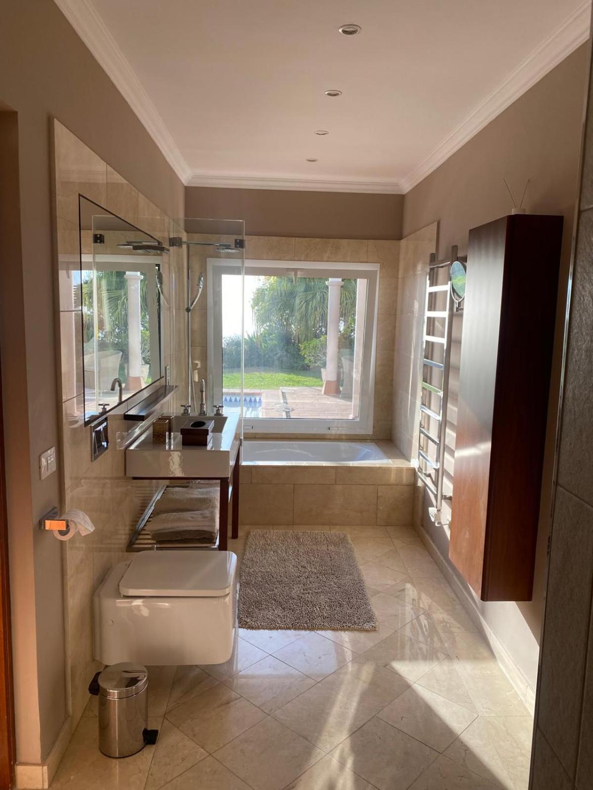 Three-Bedroom Villa photo 2