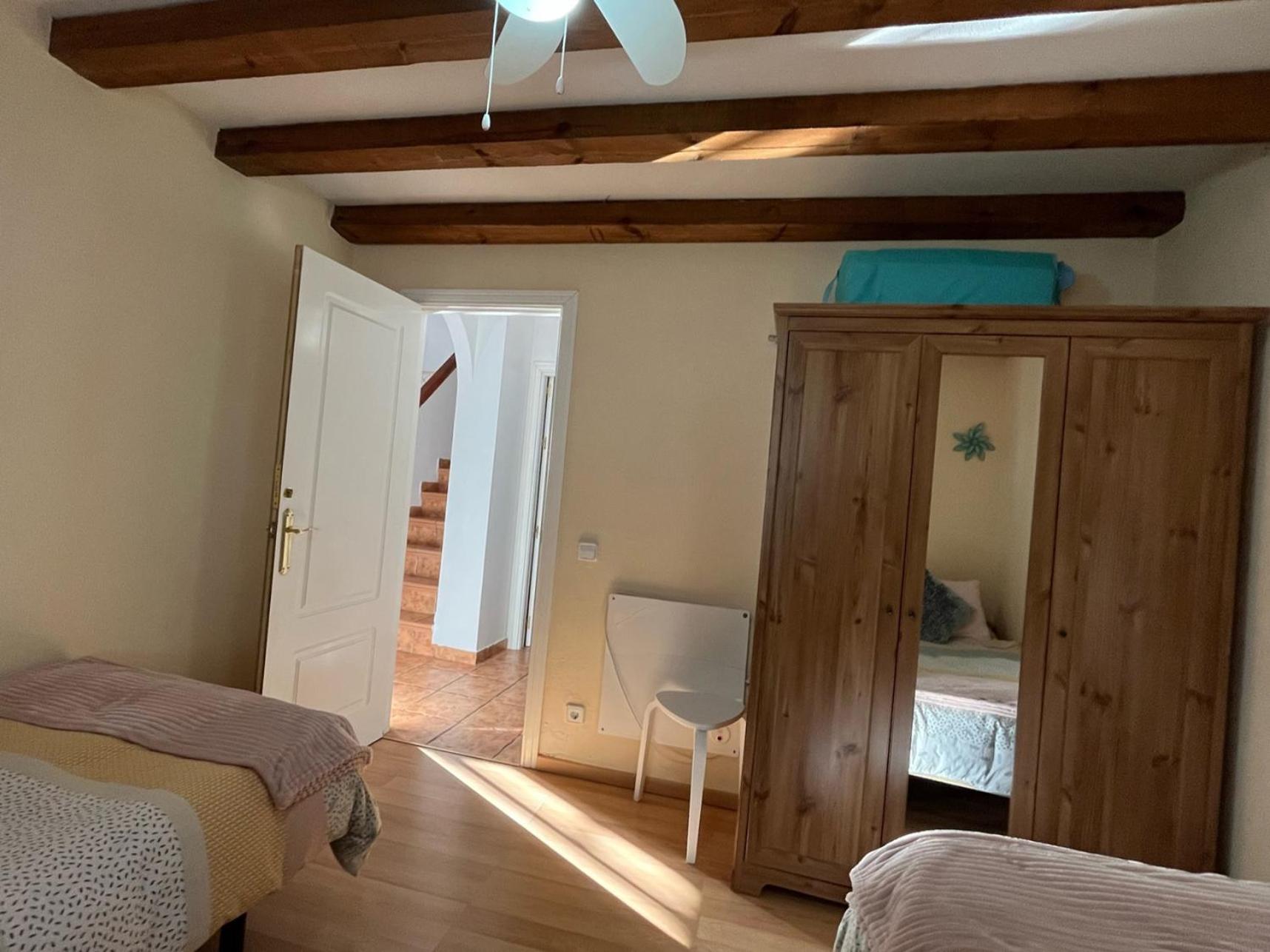 Three-Bedroom House photo 3