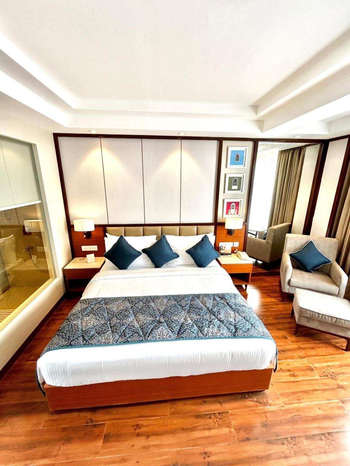 Deluxe Room - Photo 2