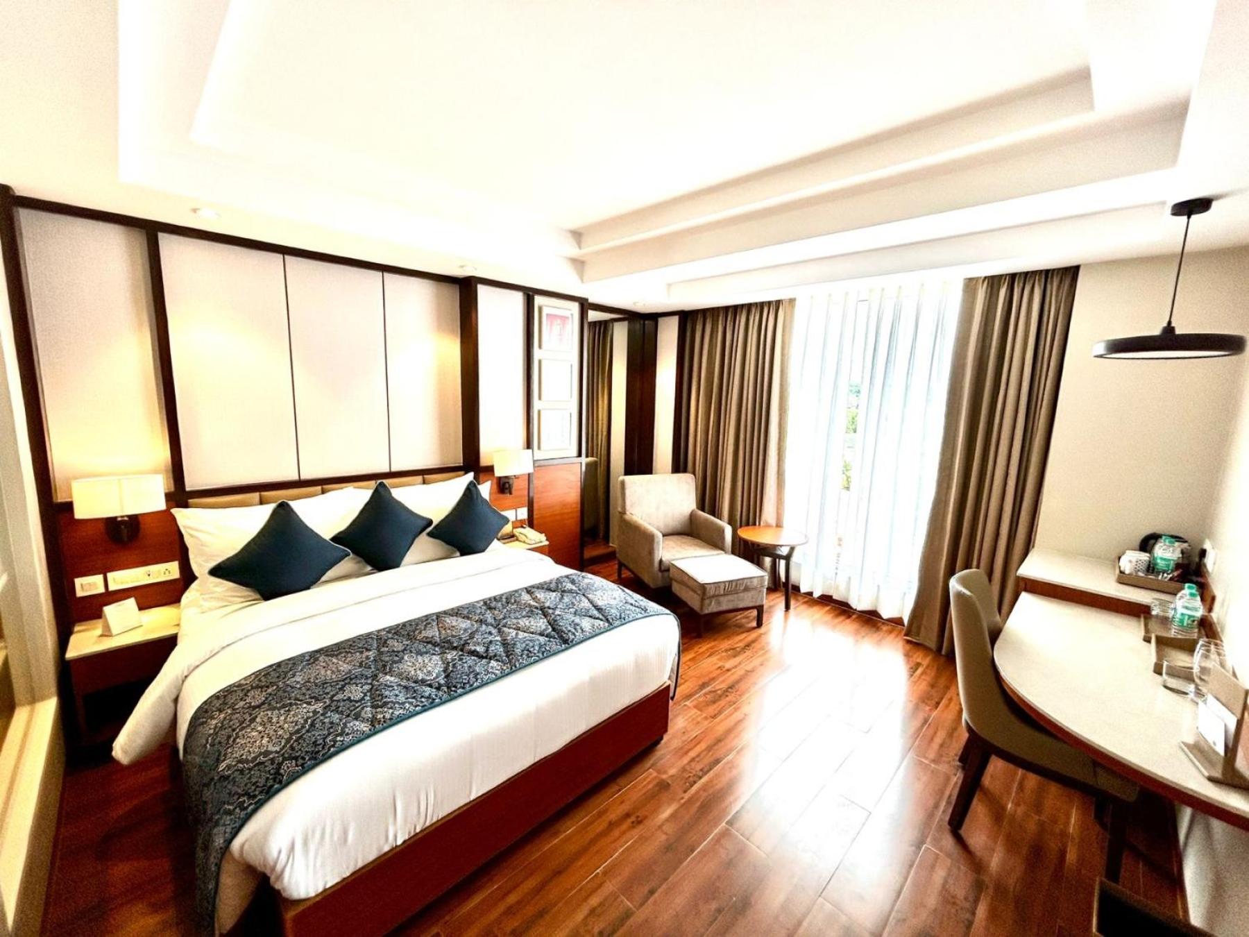 Premium King with with 1+1 complimentary beverages between 18:00–20:00 Hrs.  - Photo 15