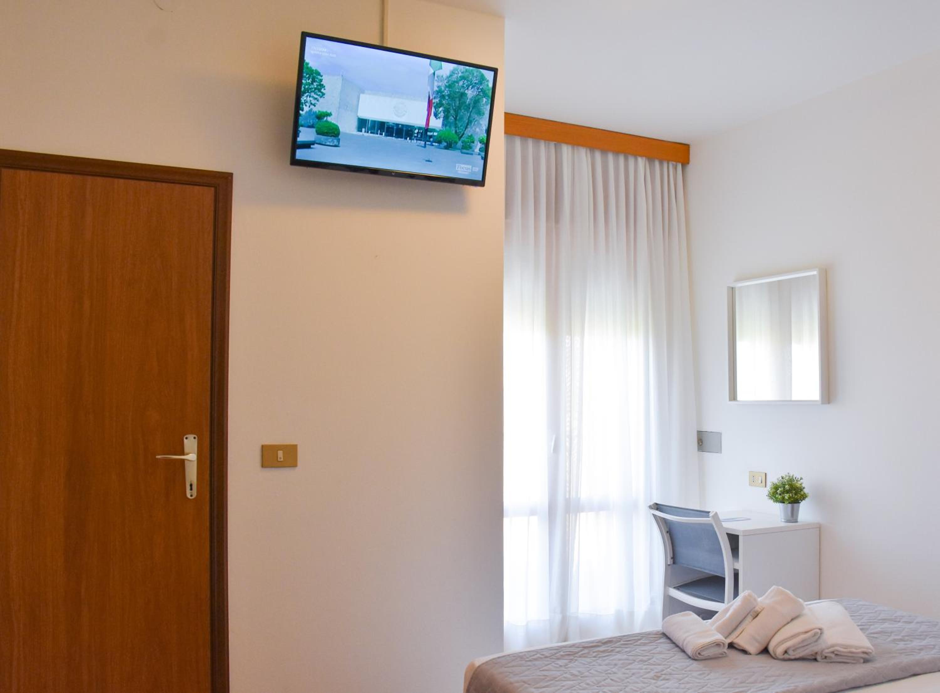 Standard Triple Room photo 2