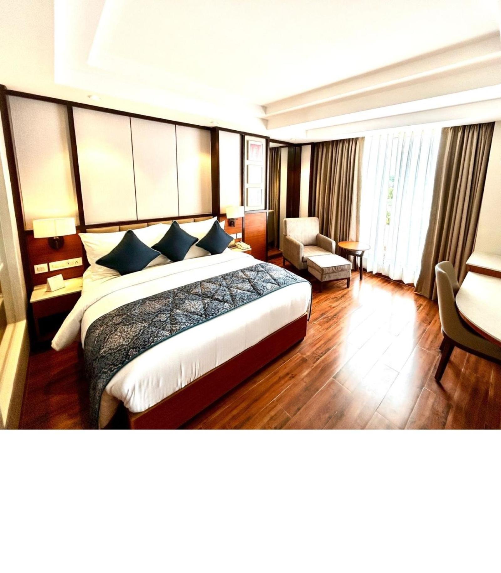 Deluxe Room - Photo 6