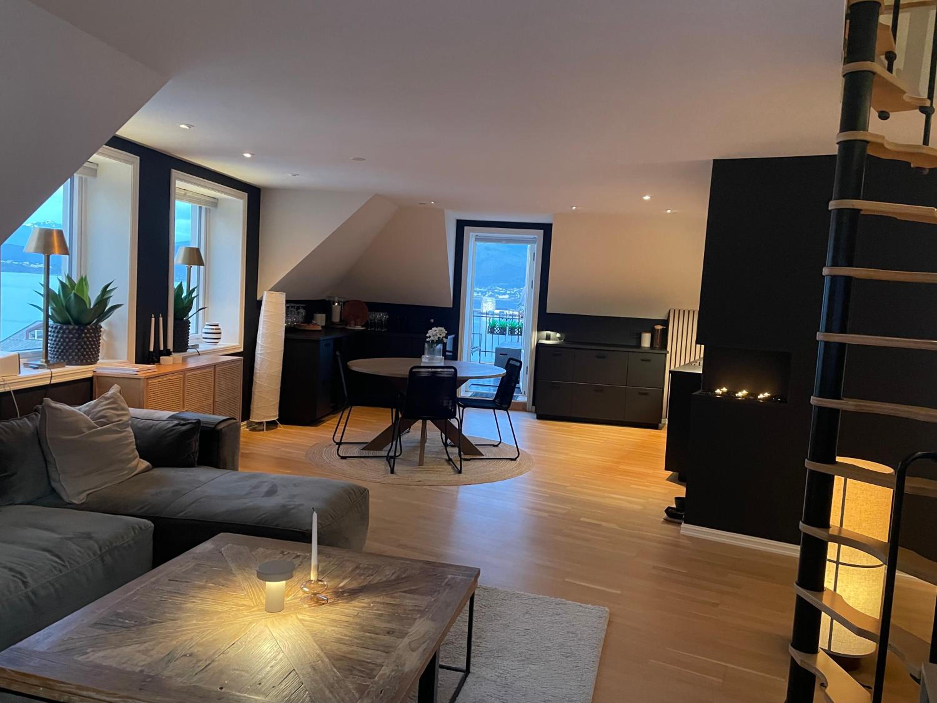 Two-Bedroom Apartment with Terrace and Sea View photo 1