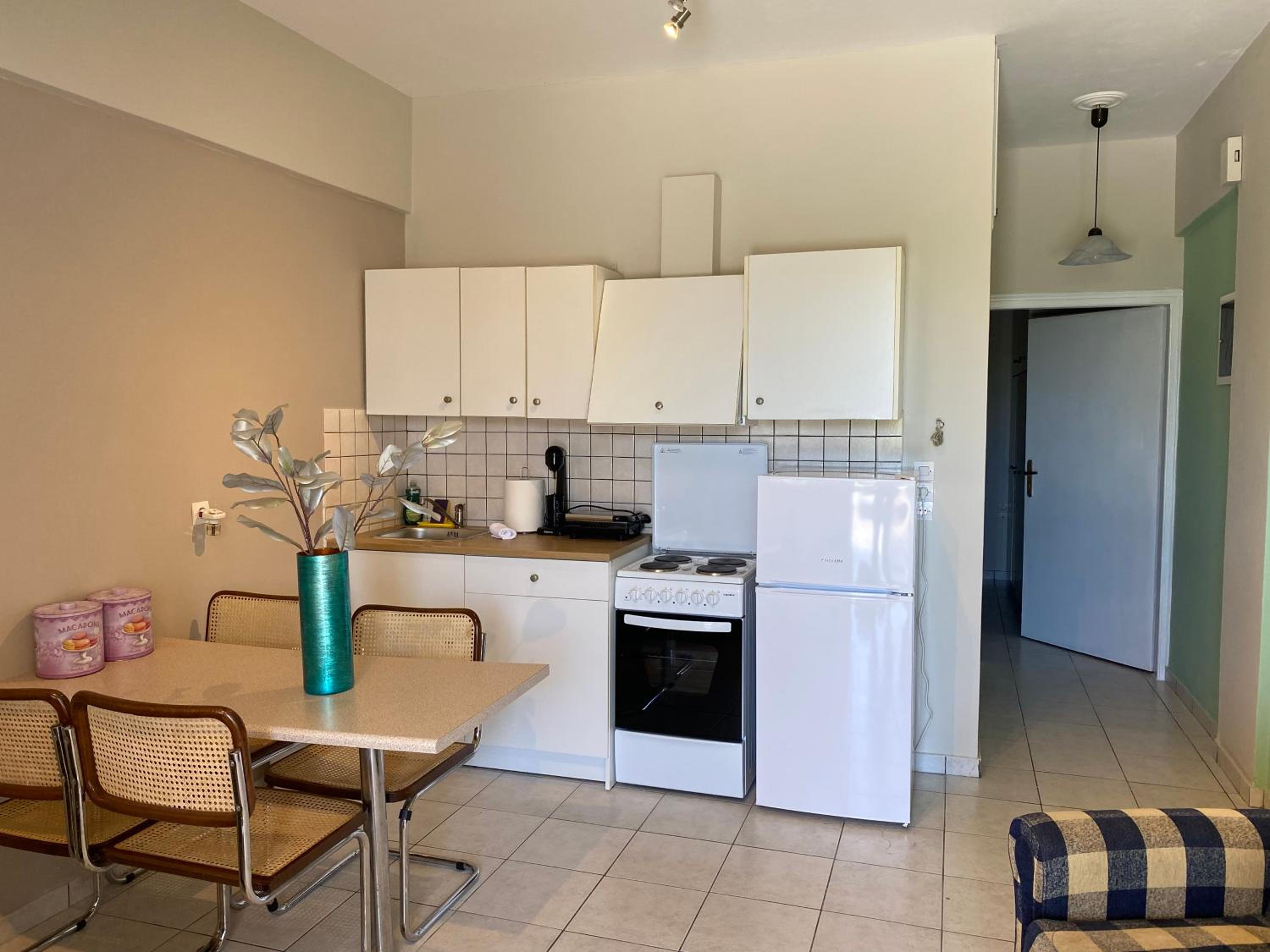 One-Bedroom Apartment photo 2