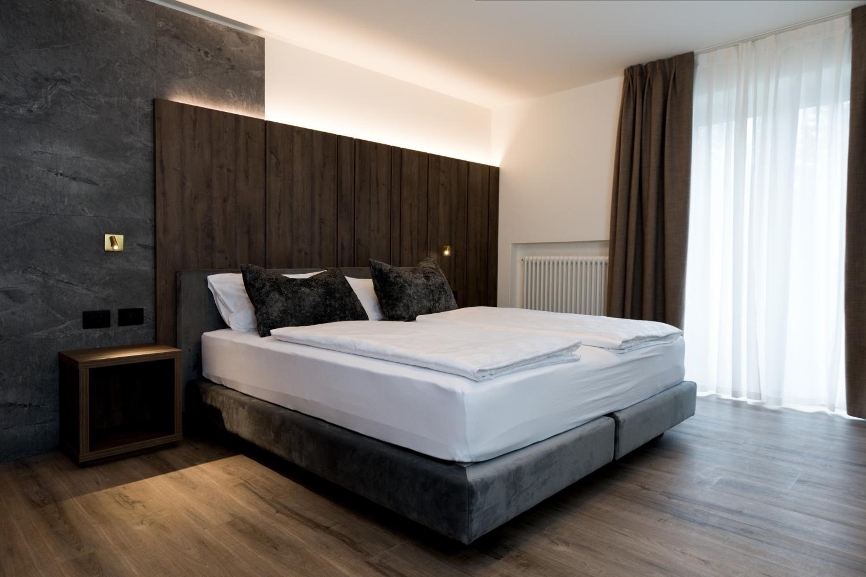 Suite with Mountain View
