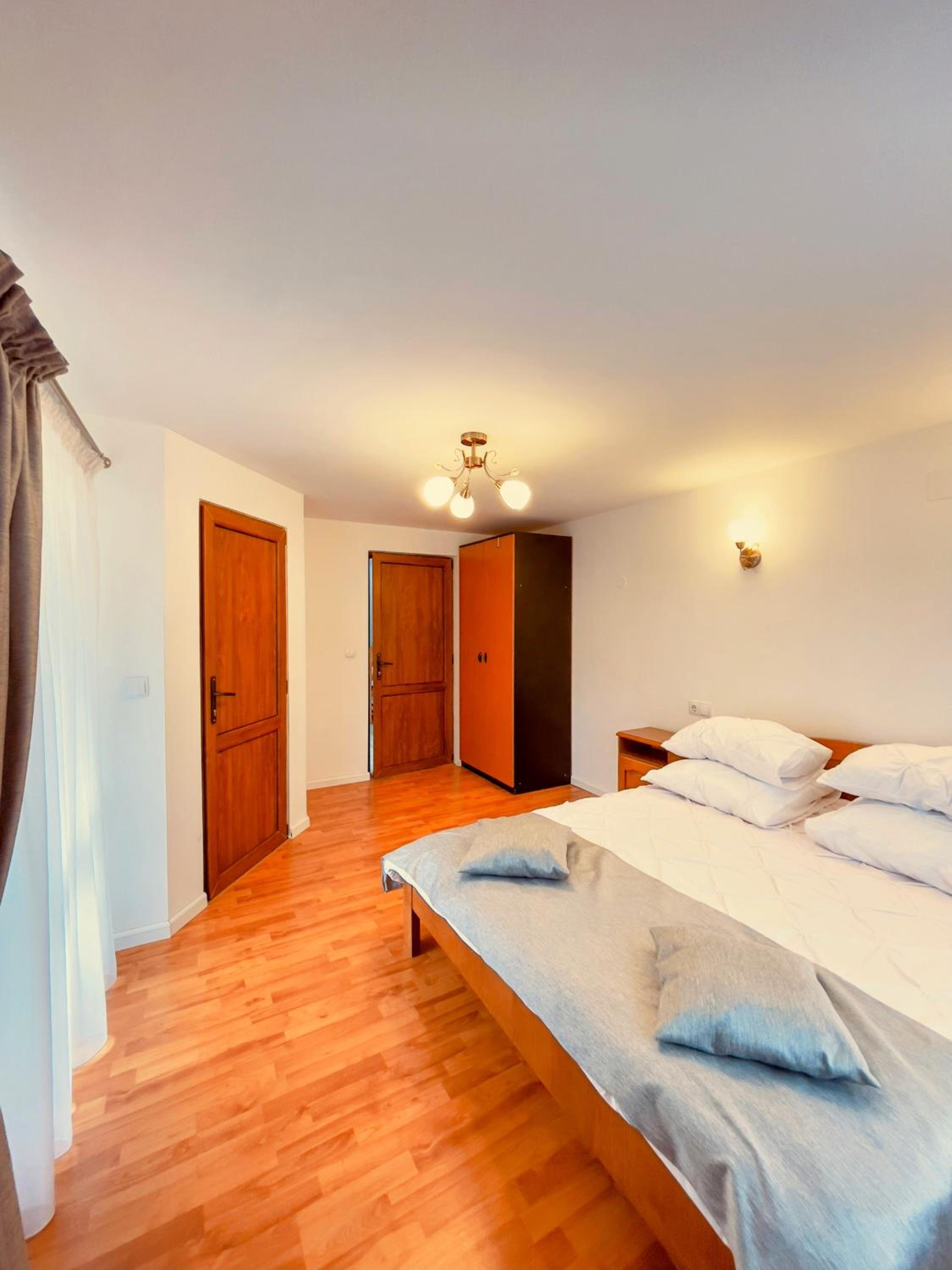 Four-Bedroom House photo 1