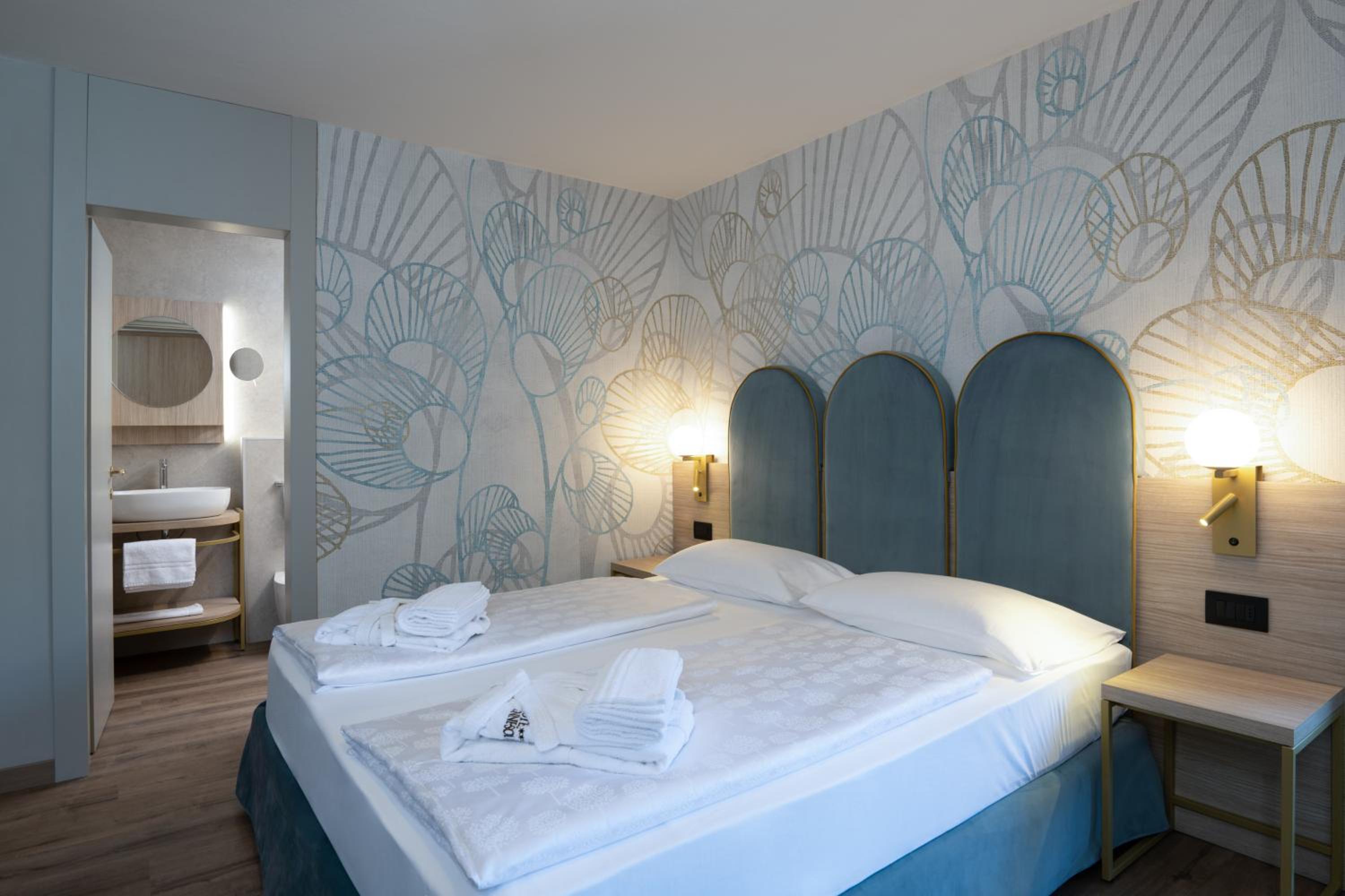 Junior Suite with Mountain View