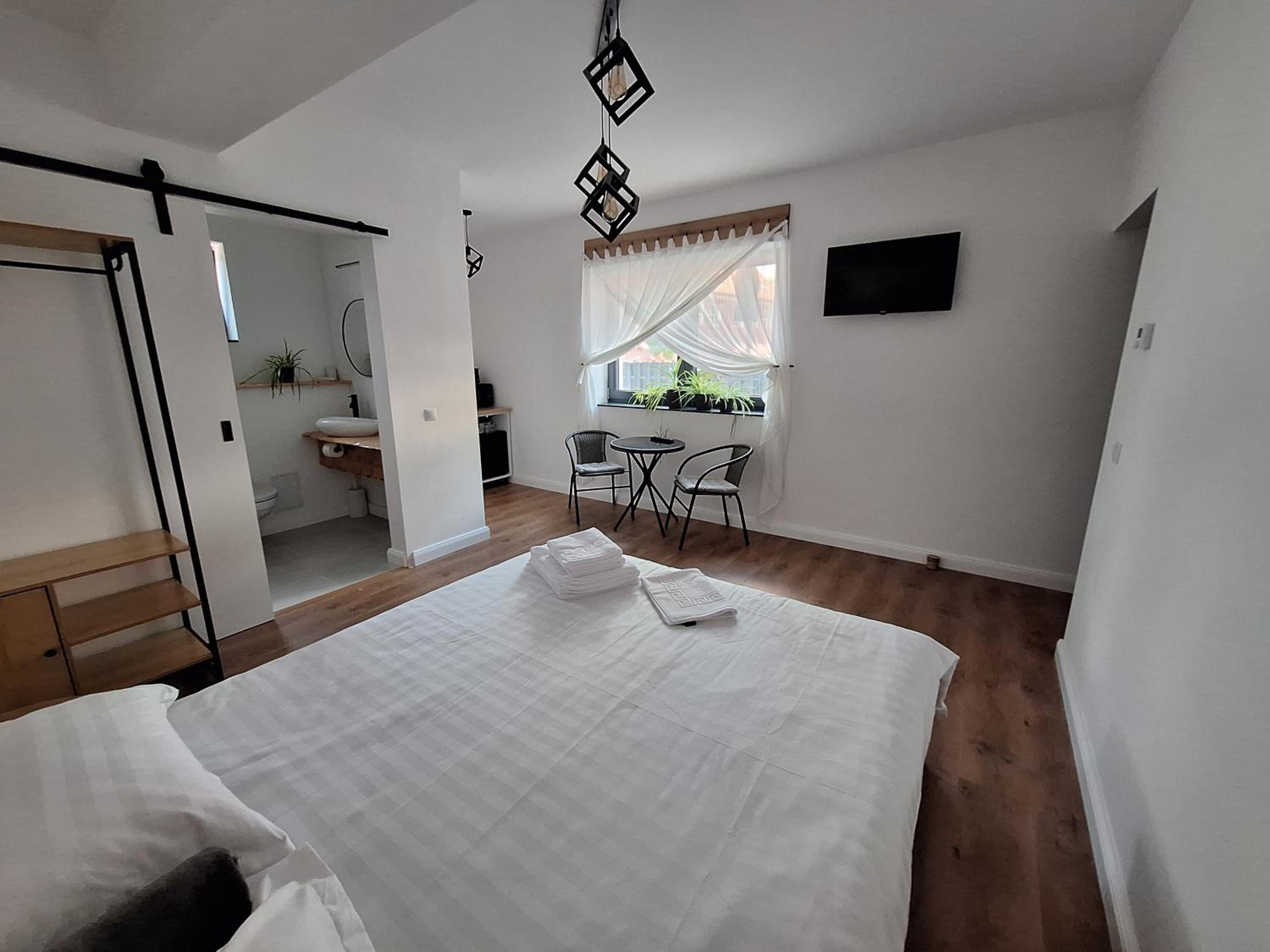Double Room with Private Bathroom photo 1