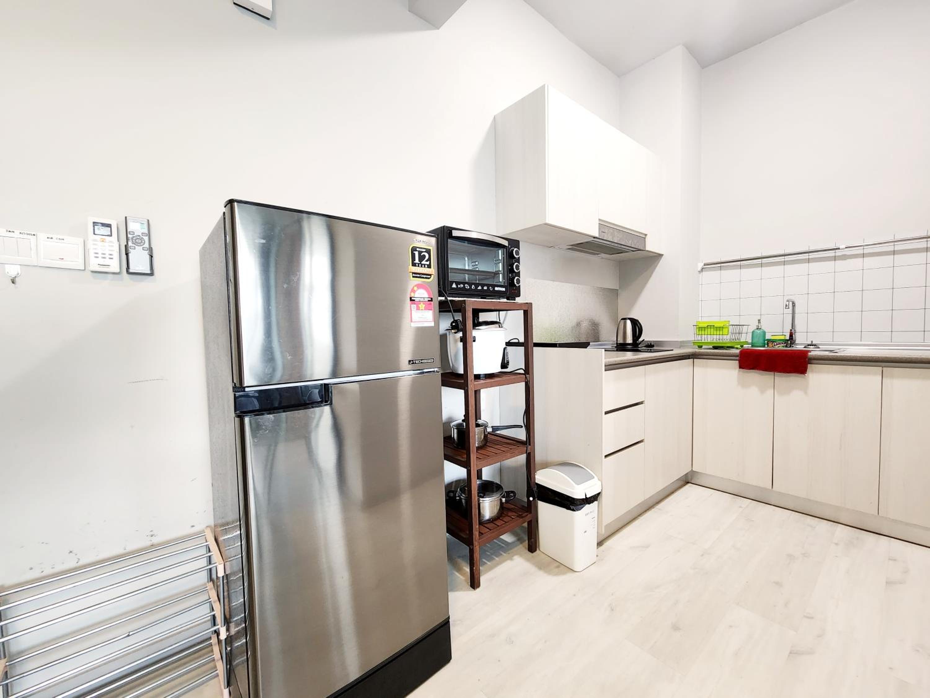 Apartment with City View - Photo 9