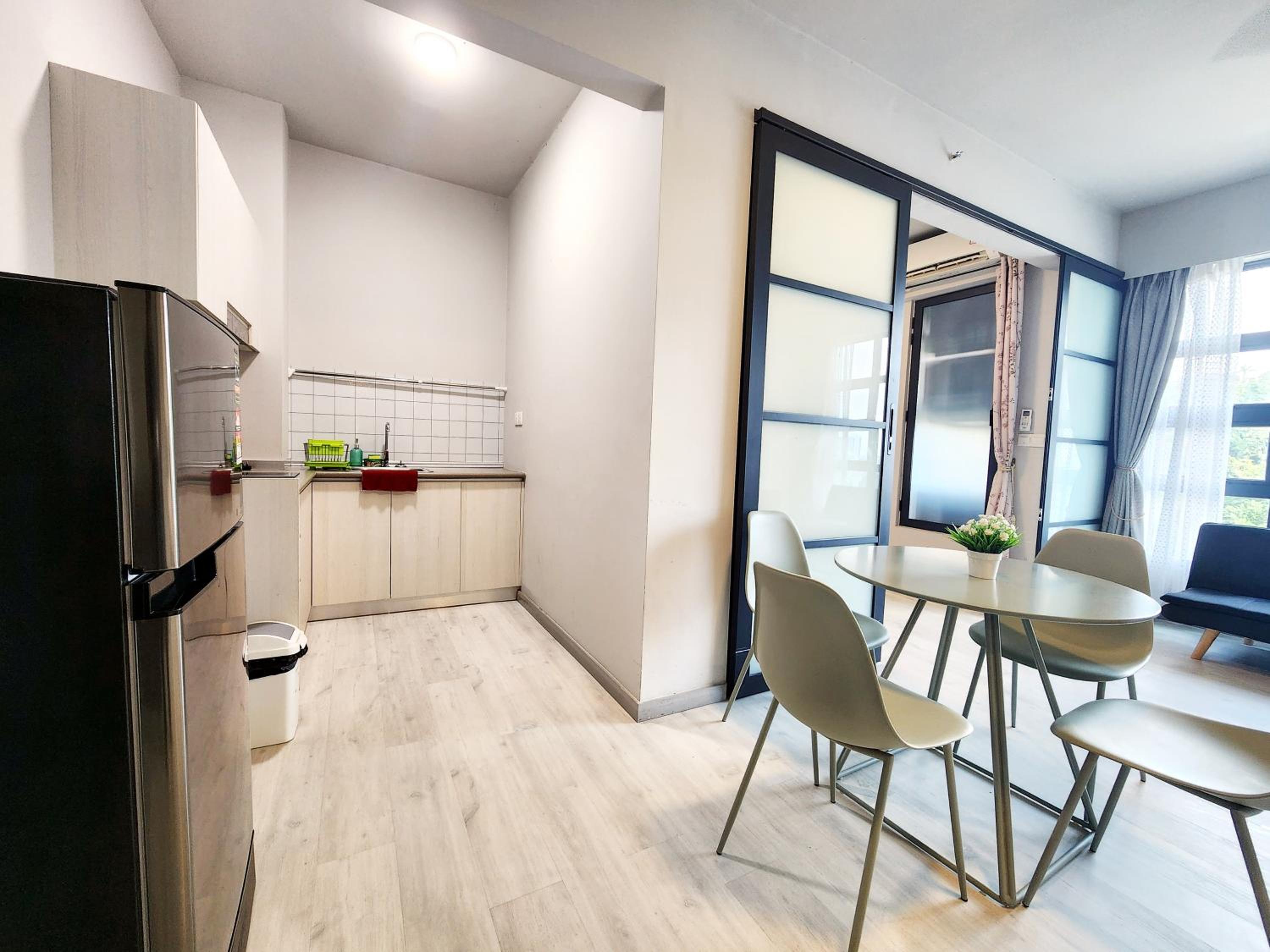 Apartment with City View - Photo 4