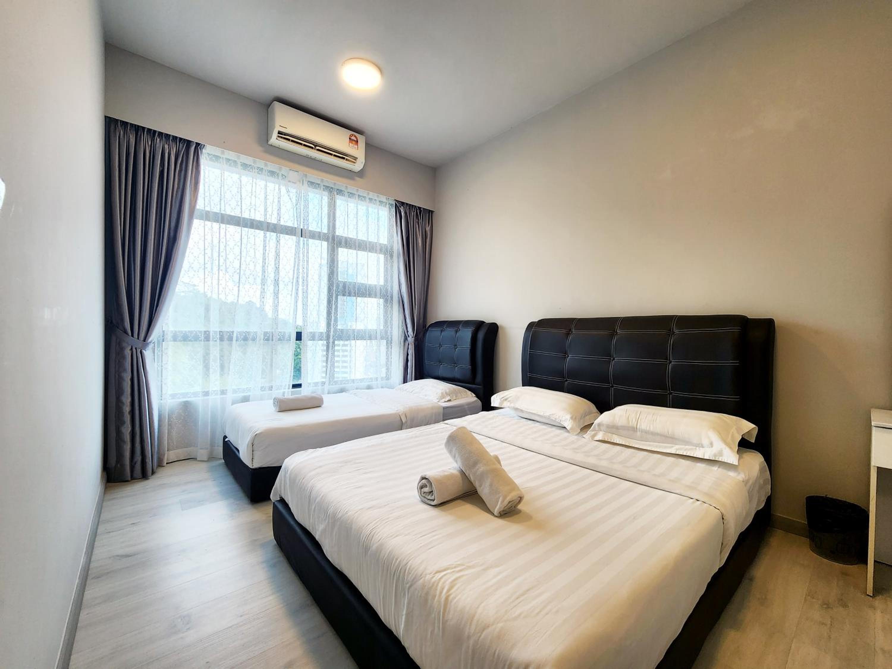 Apartment with City View - Photo 5