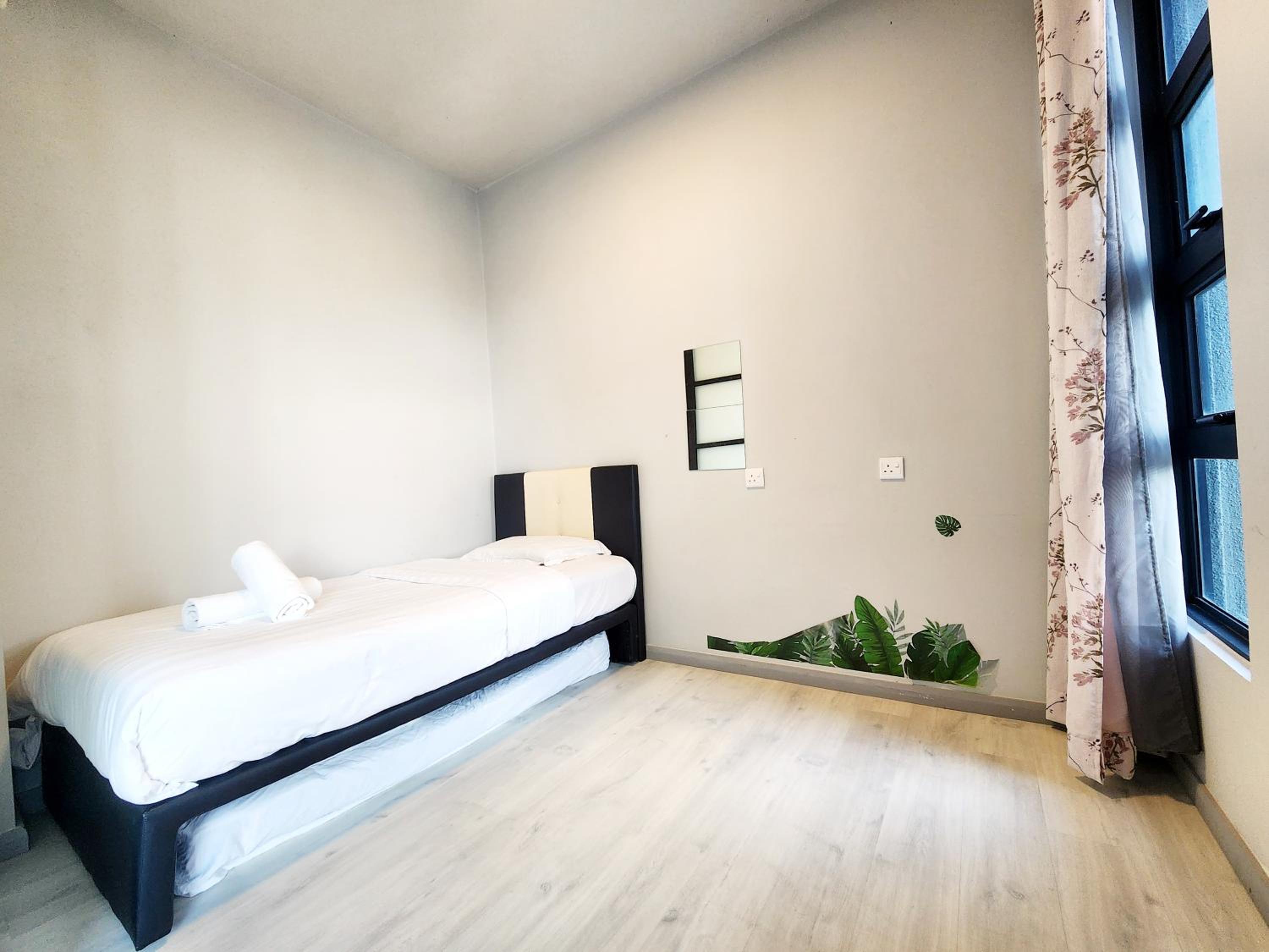 Apartment with City View - Photo 8