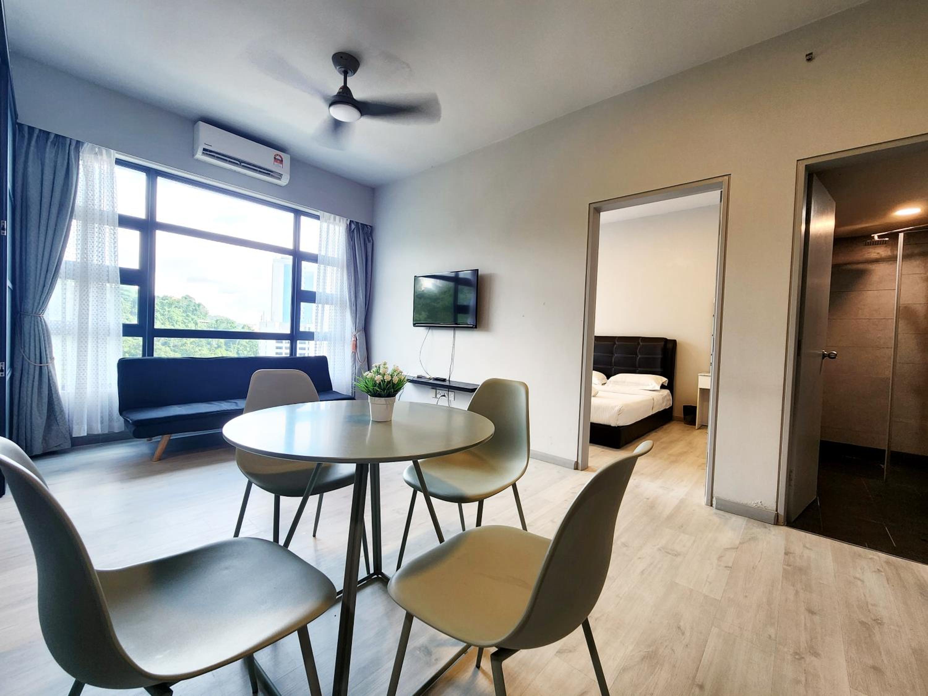 Apartment with City View - Photo 1