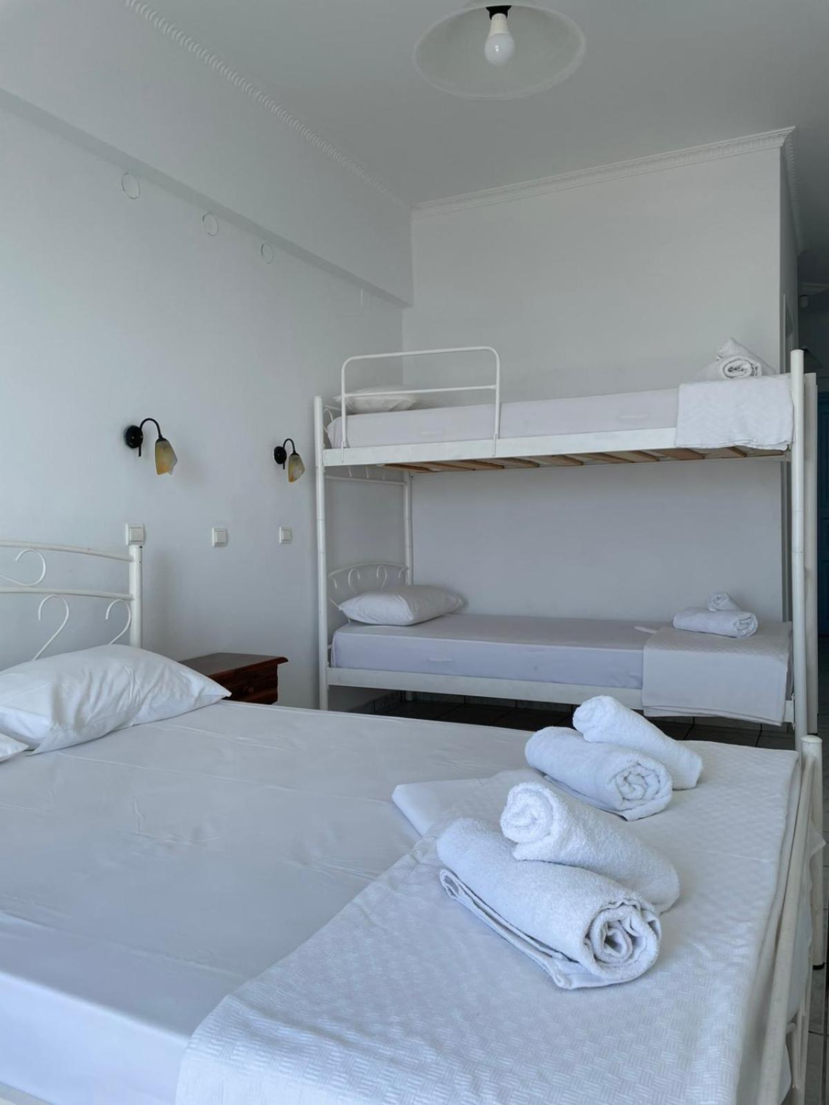 Quadruple Room with Sea View - Photo 2