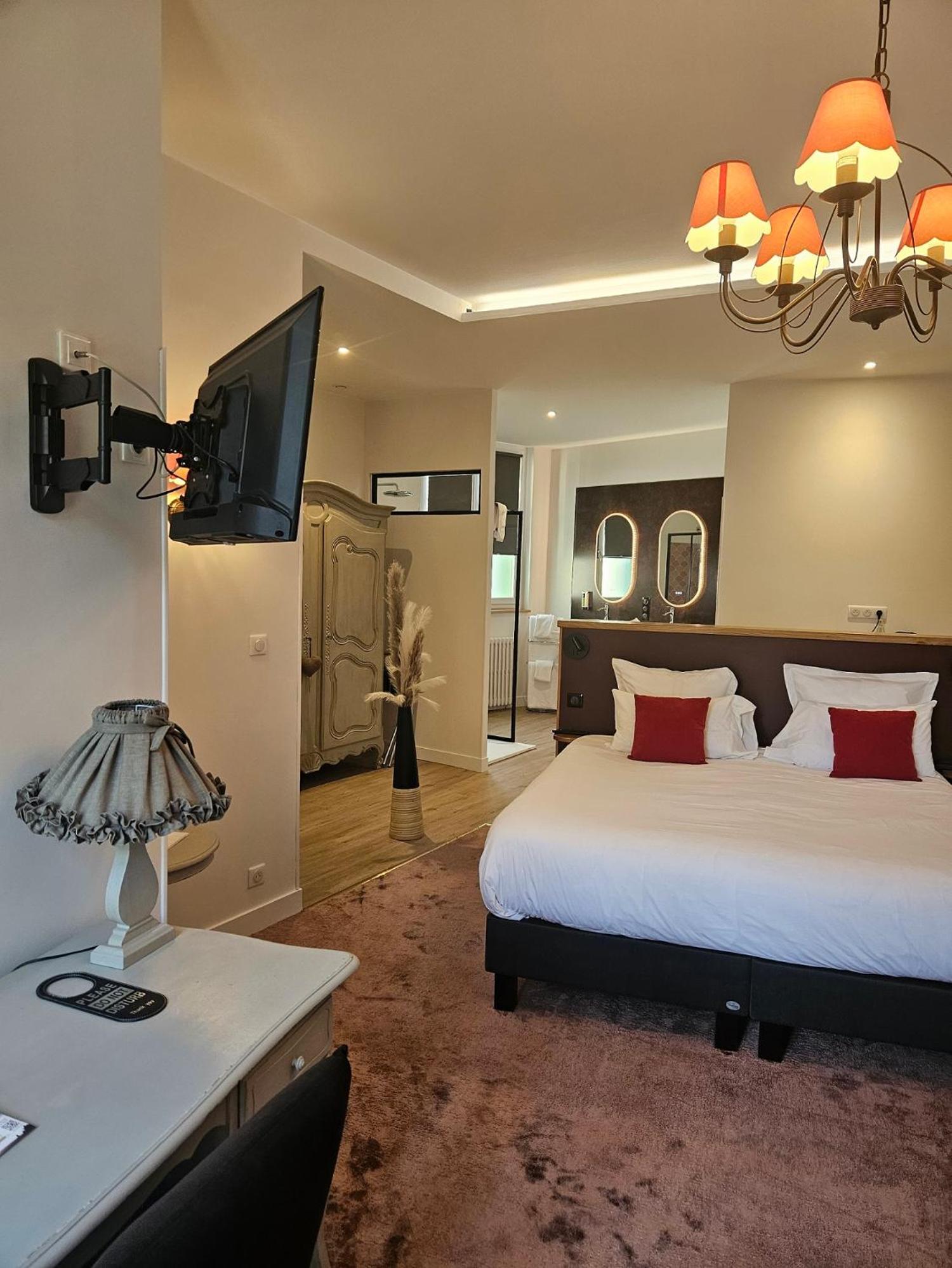 Junior Suite with Balcony