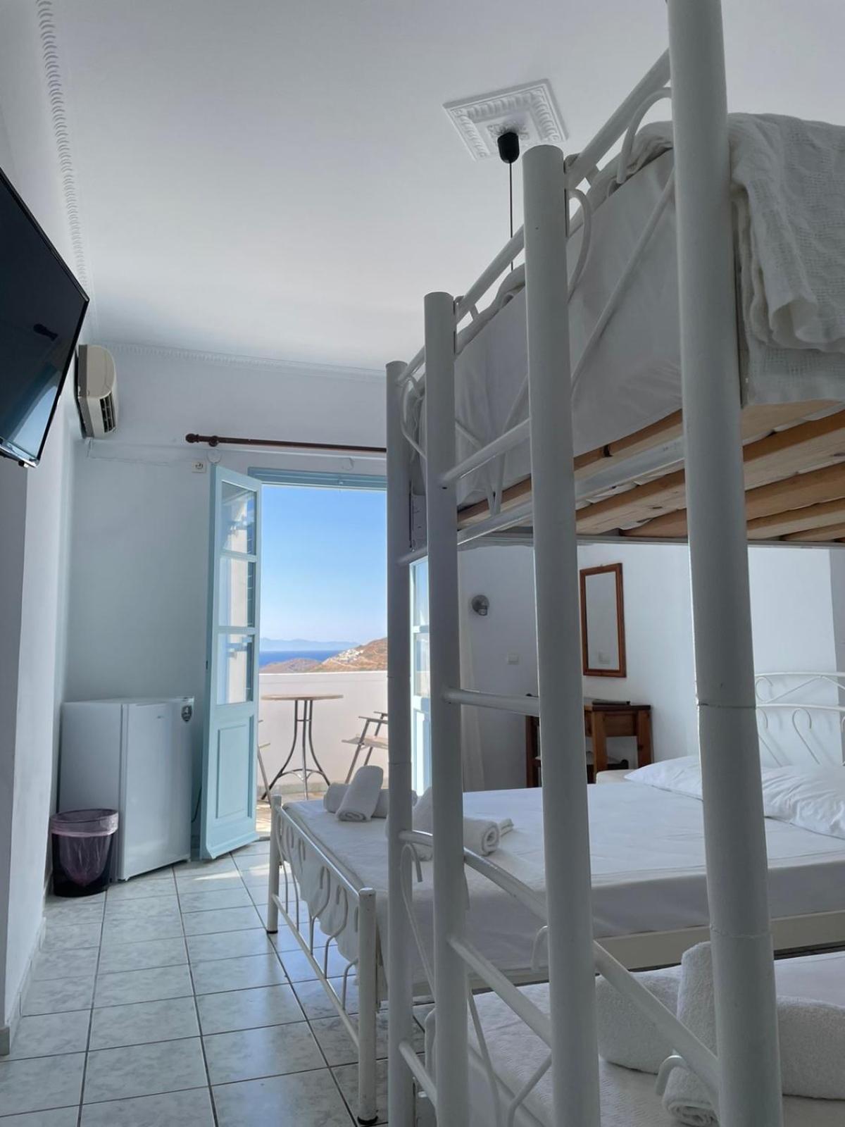 Quadruple Room with Sea View - Photo 5