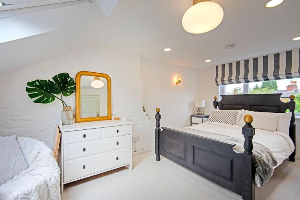 Three-Bedroom House photo 1