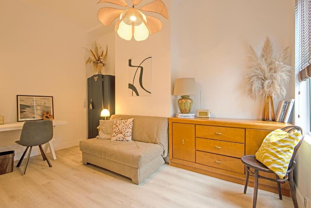 Three-Bedroom House photo 2