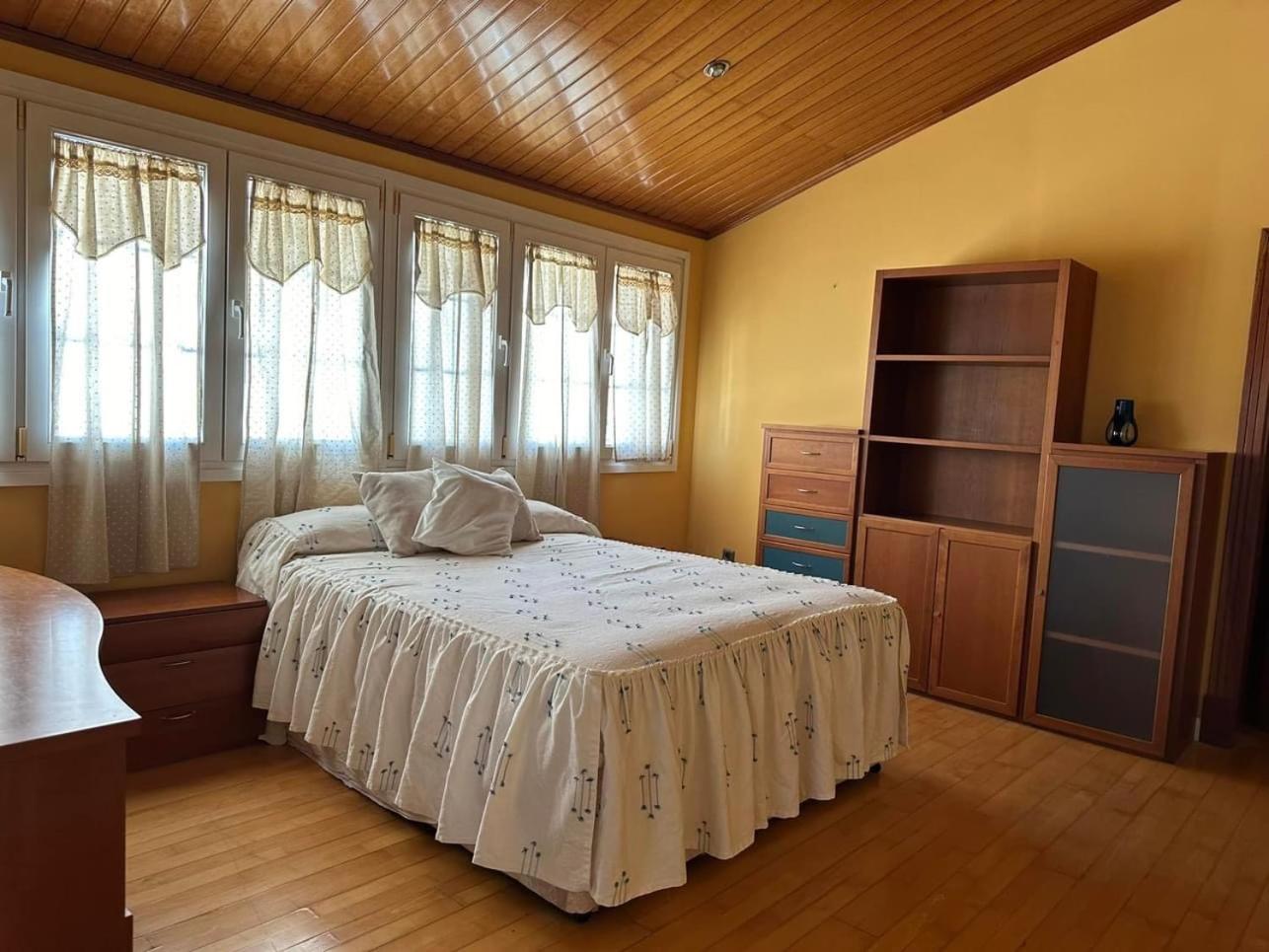 Casa de cuatro habitaciones