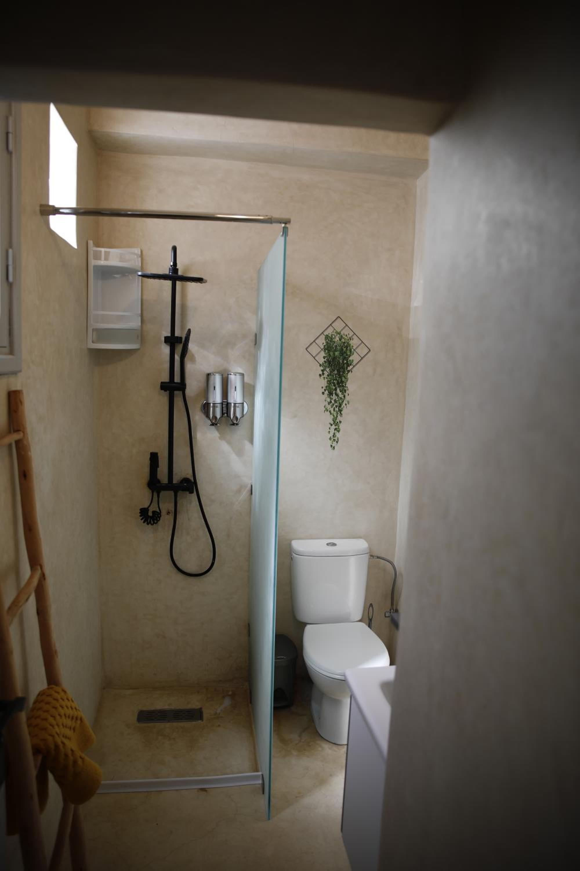Twin Room - Photo 4