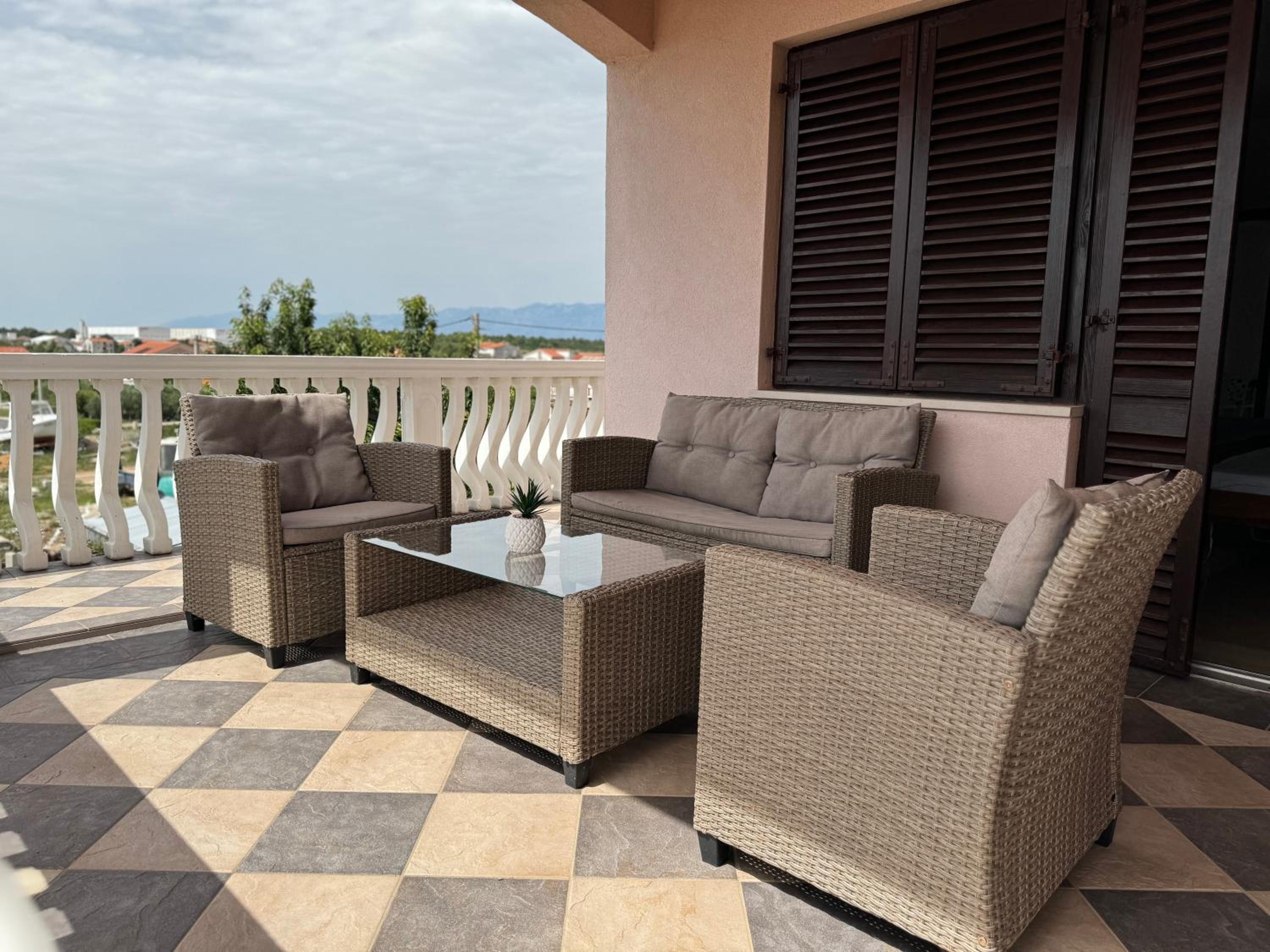 One-Bedroom Apartment with Terrace and Sea View - Photo 26